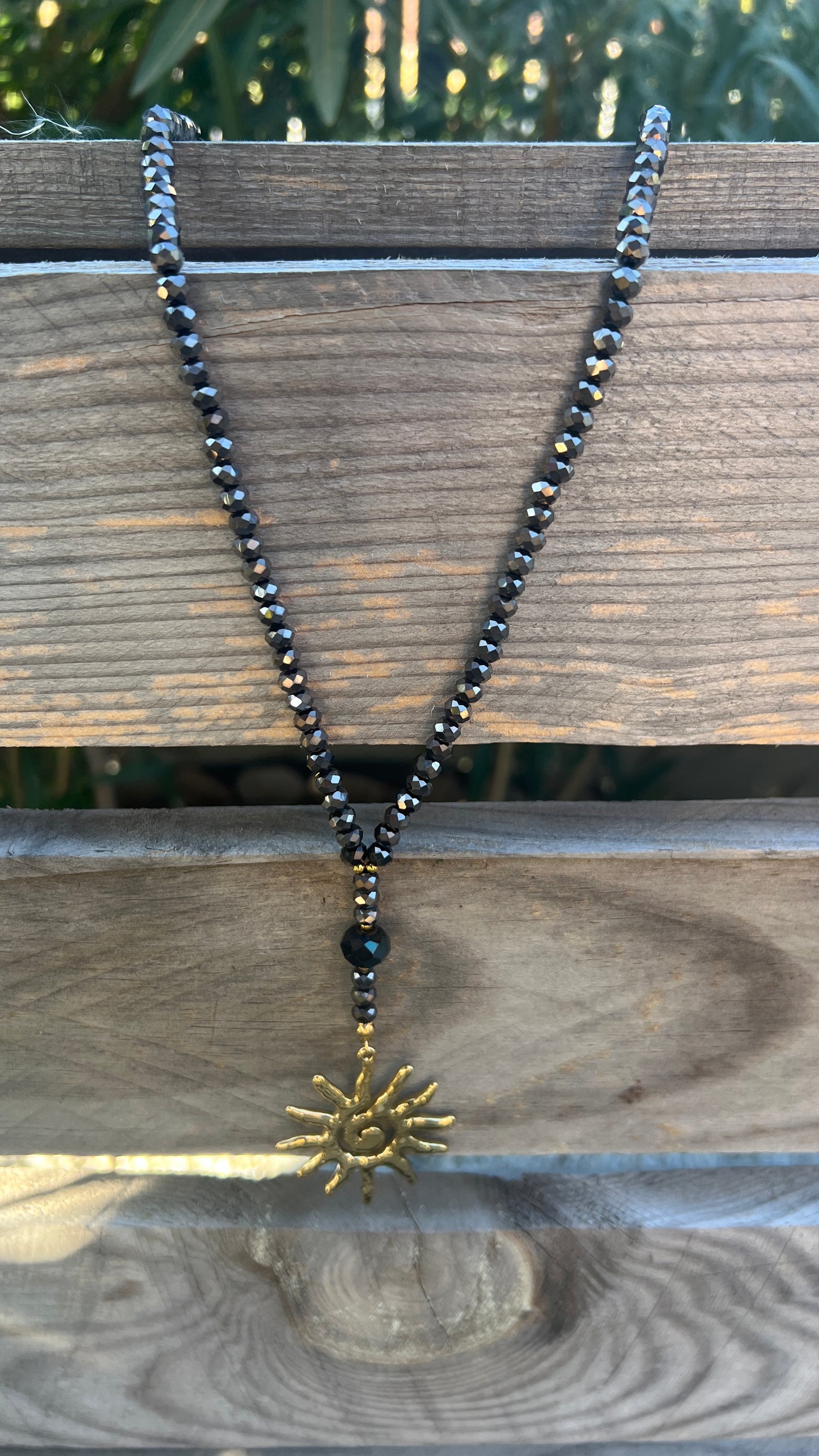 SAUTOIR EN PERLES "SOLEIL"