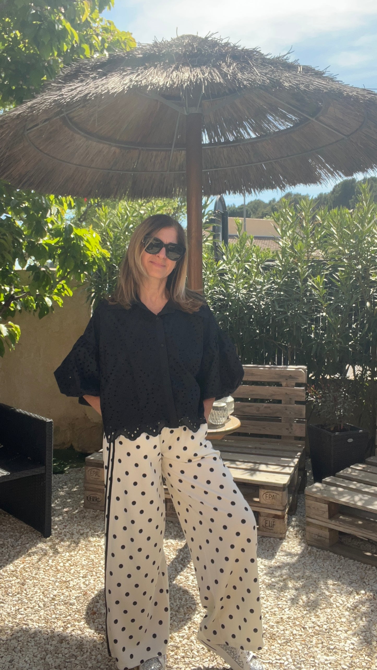 CHEMISIER NOIR BRODERIE ANGLAISE MANCHES BALLONS
