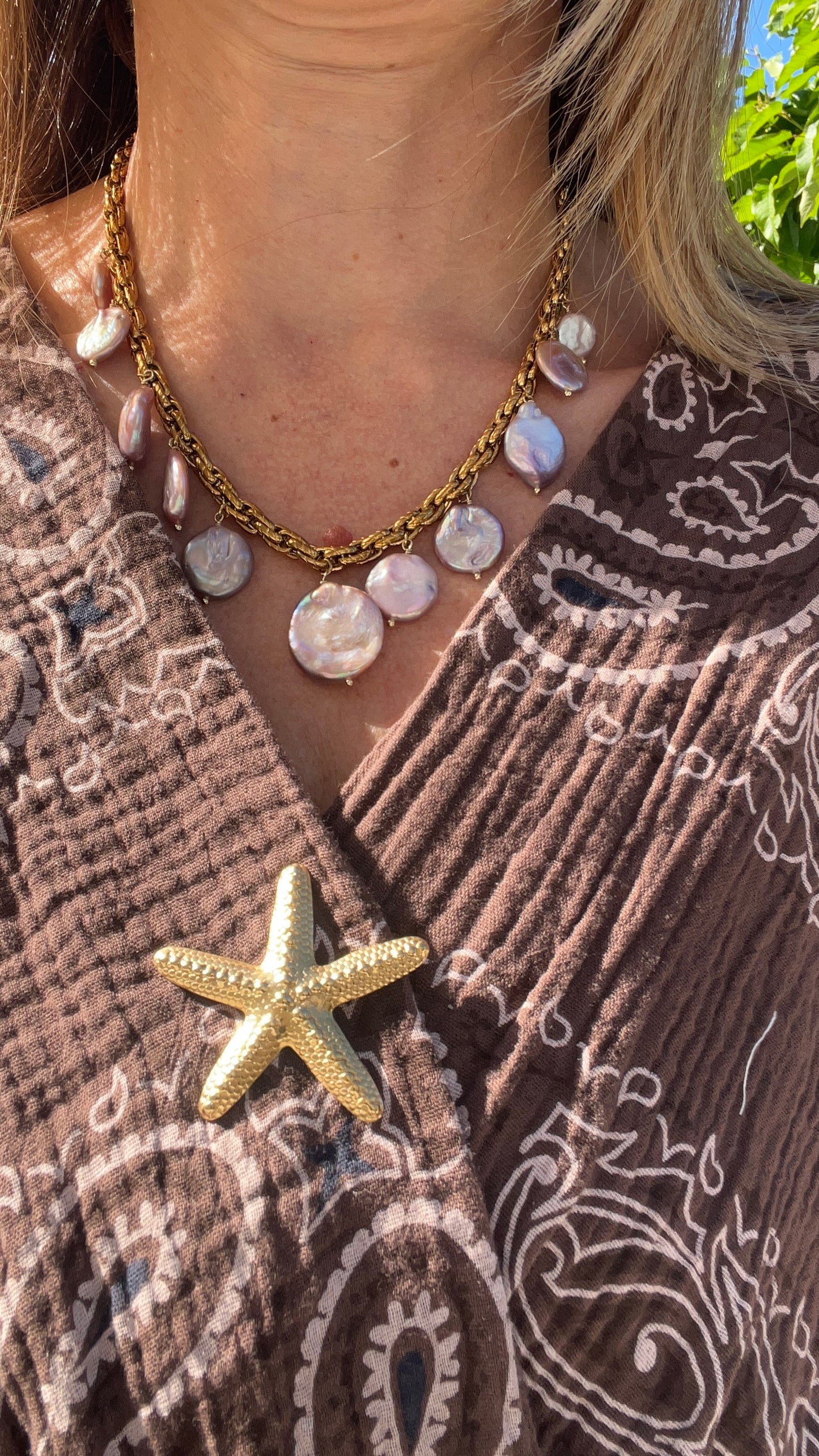 COLLIER EN NACRE ET DORÉ