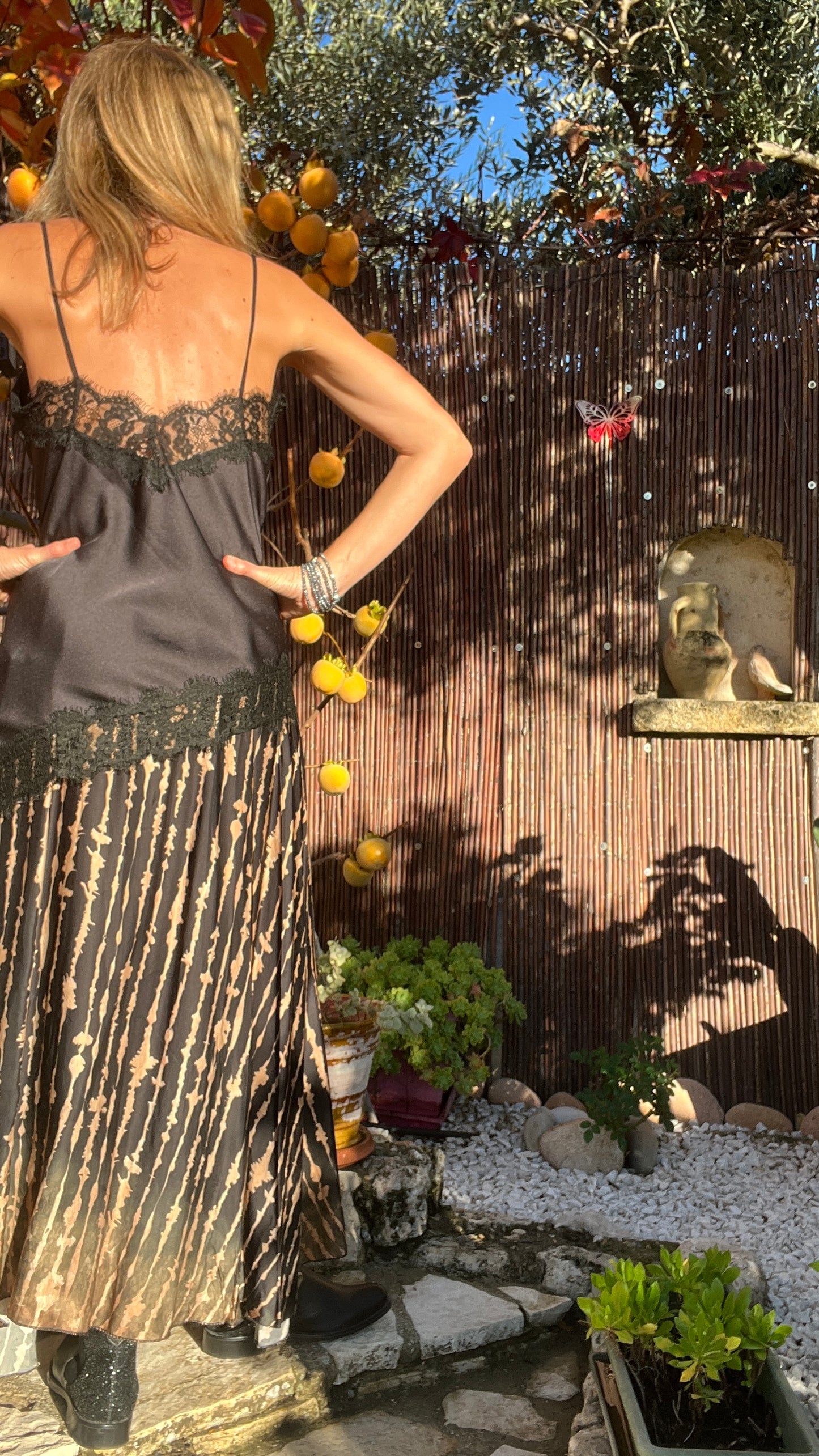 TUNIQUE COURTE A BRETELLE ASYMETRIQUE NOIR