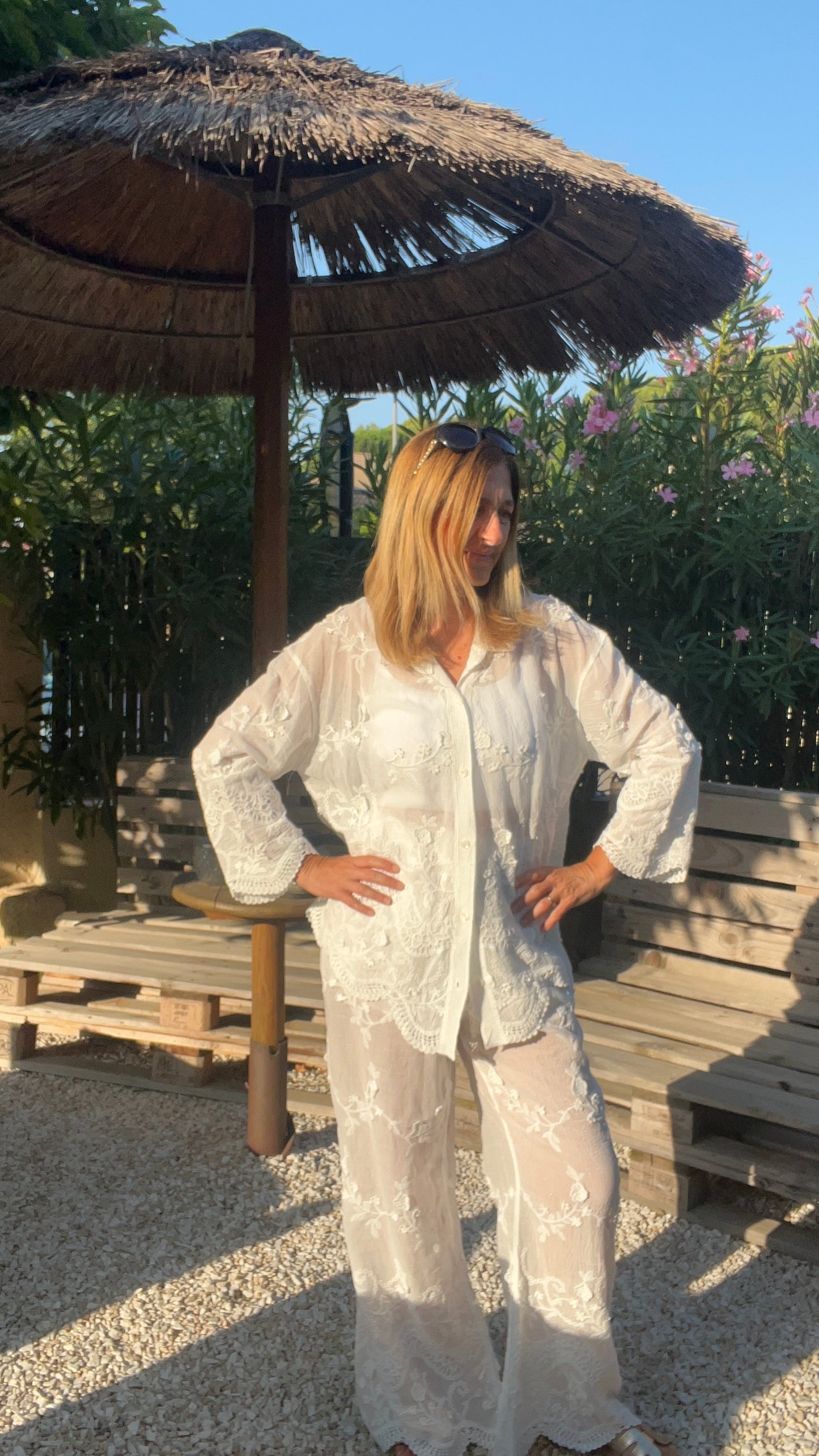 PANTALON BLANC BRODÉ