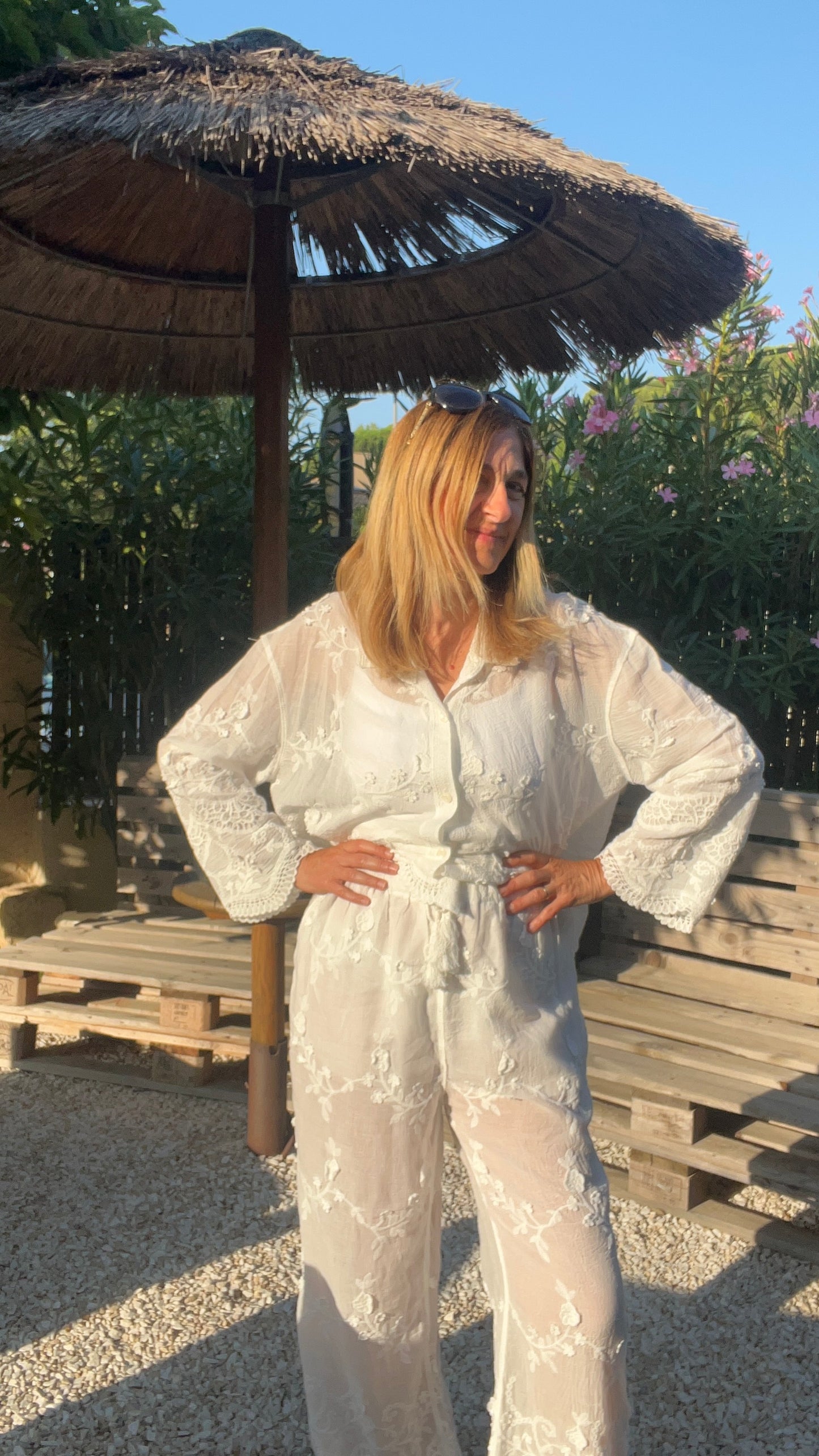 PANTALON BLANC BRODÉ