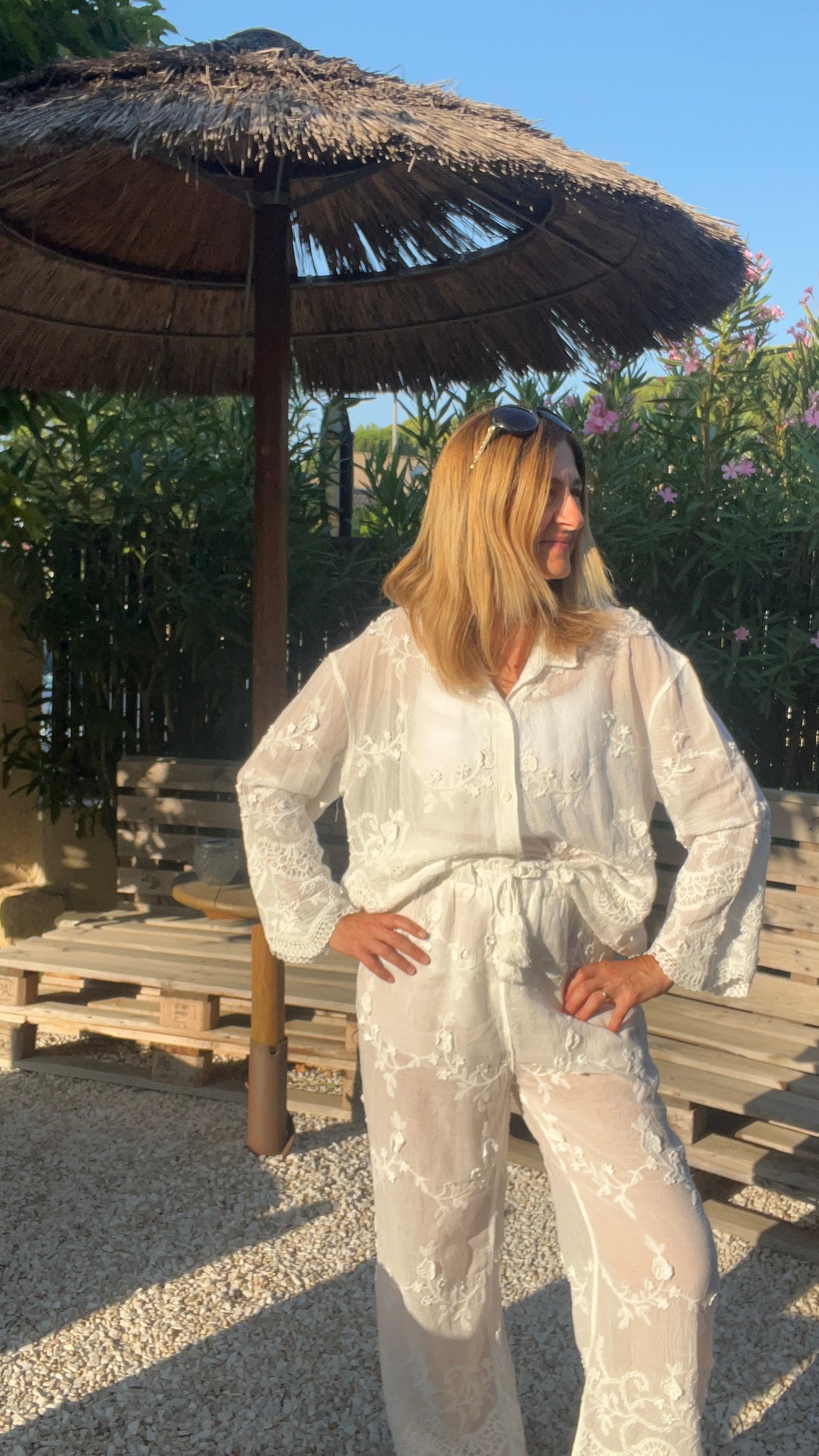 PANTALON BLANC BRODÉ
