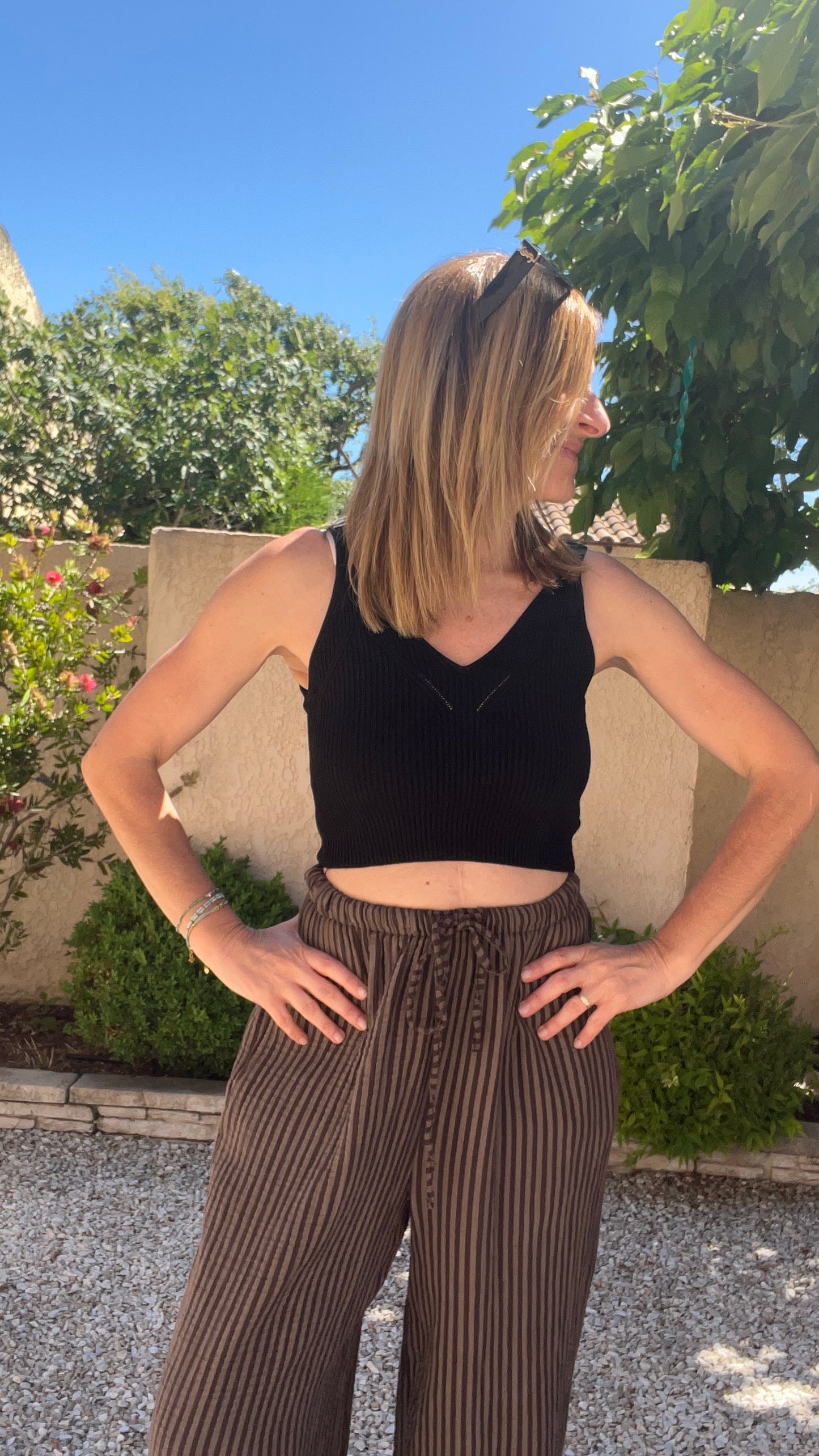 CROP TOP A FINE BRETELLES