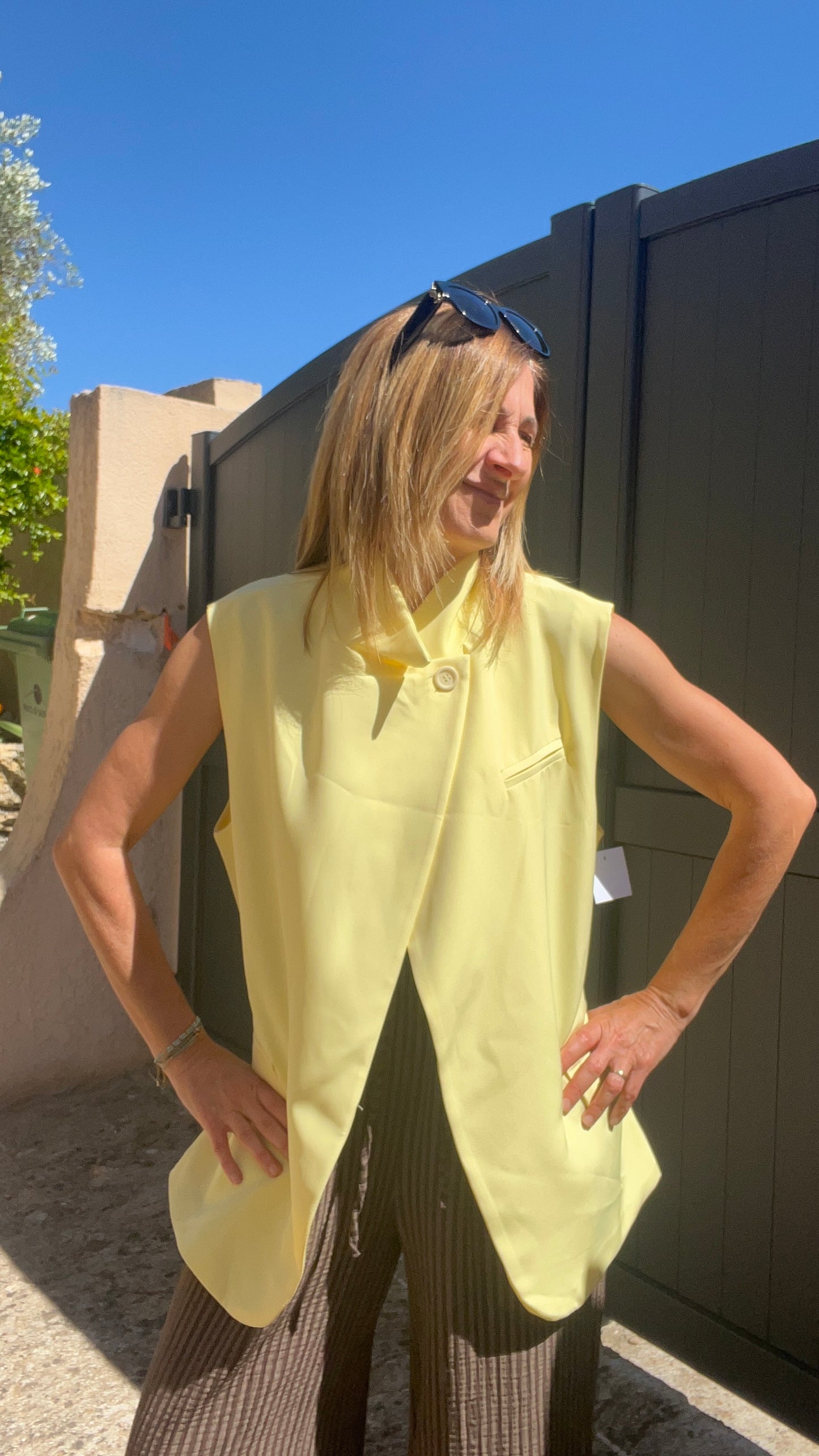 BLAZER SANS MANCHES JAUNE
