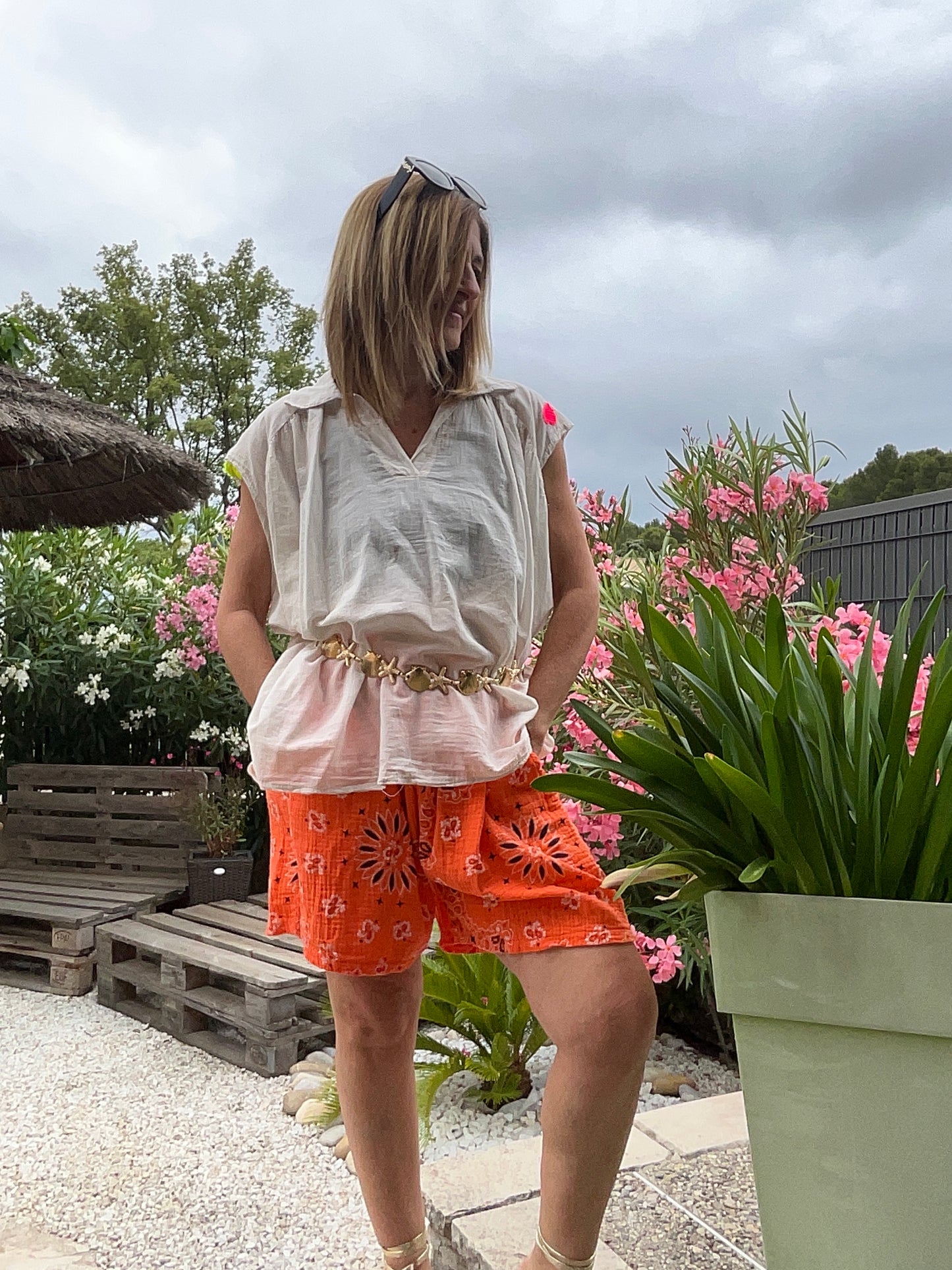 CHEMISIER BEIGE OVERSIZE PALMIERS/COEURS FLUO
