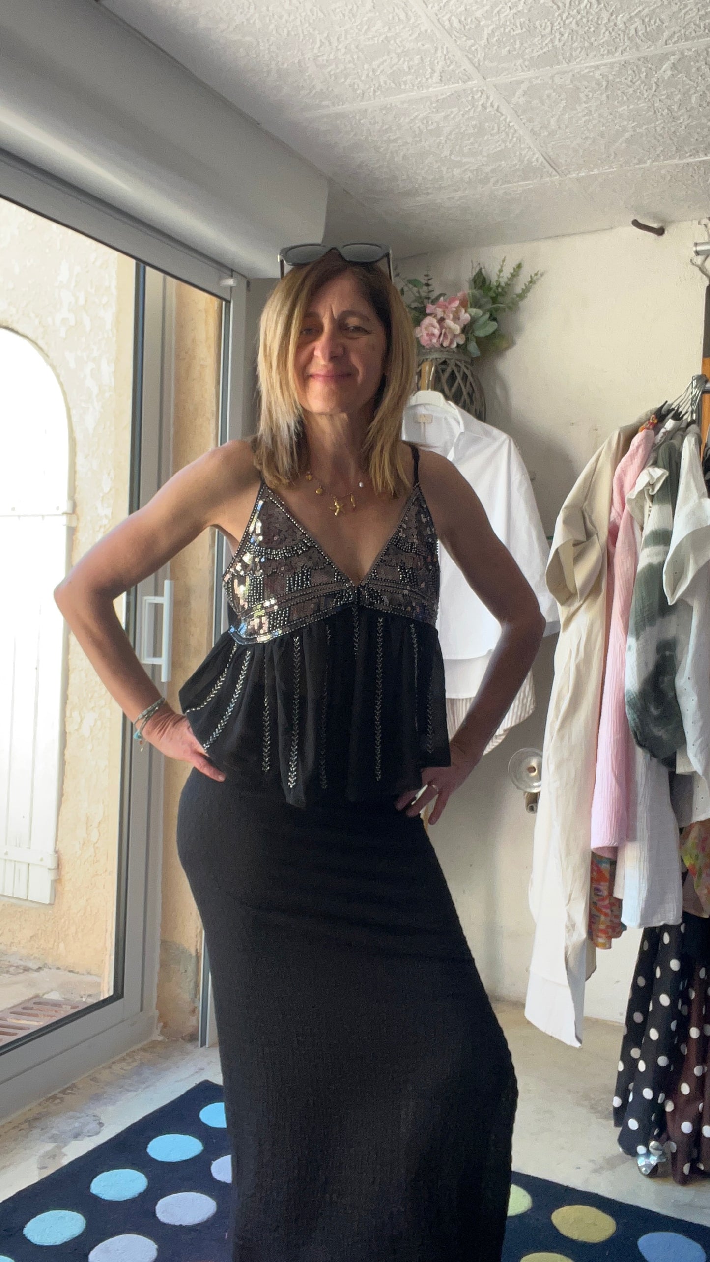 TOP BRETELLE NOIR & MIN PERLES