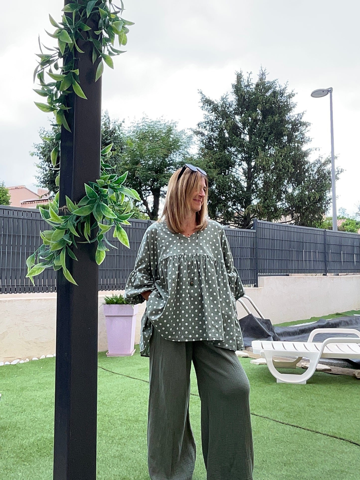 BLOUSE KAKI A POIS BLANC OVERSIZE