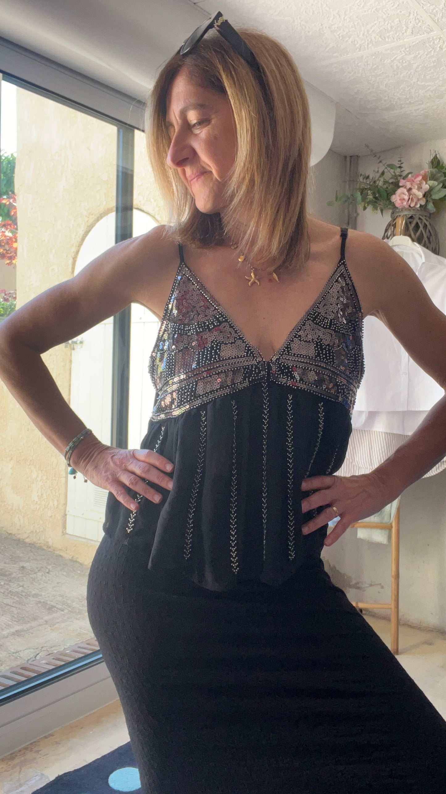 TOP BRETELLE NOIR & MIN PERLES