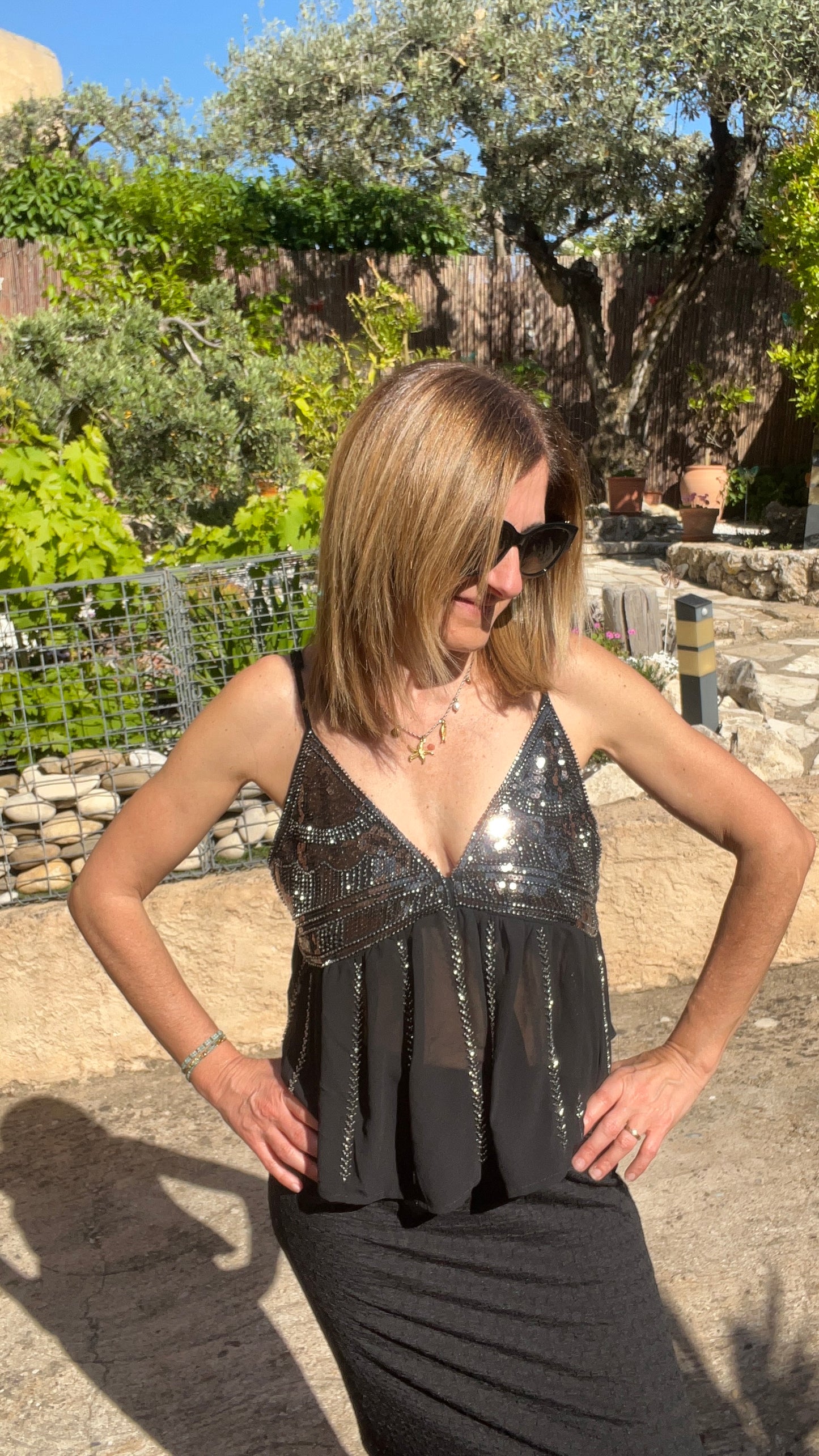 TOP BRETELLE NOIR & MIN PERLES