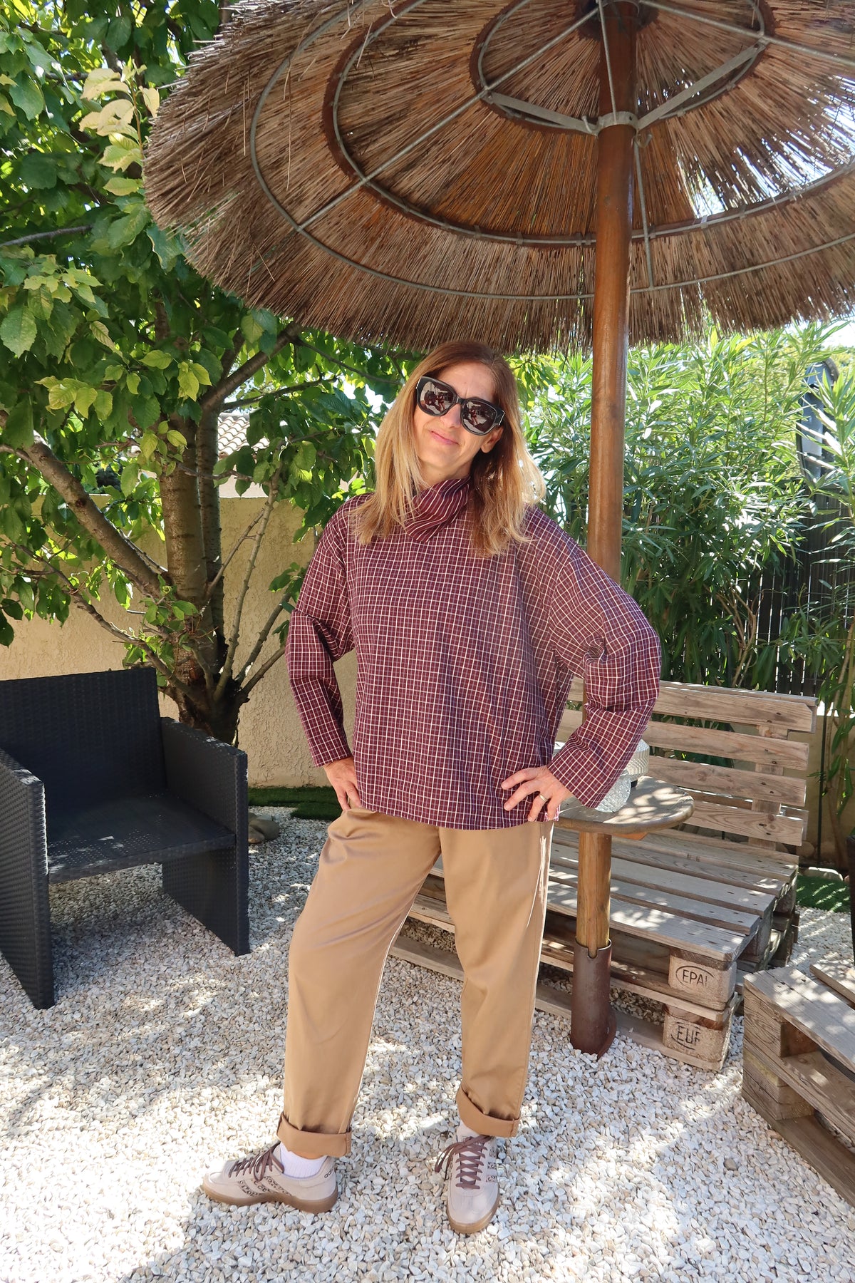 CHEMISER "GIOYA" A CARREAUX BORDEAUX /BEIGE & PETIT FOULARD TRIANGLE
