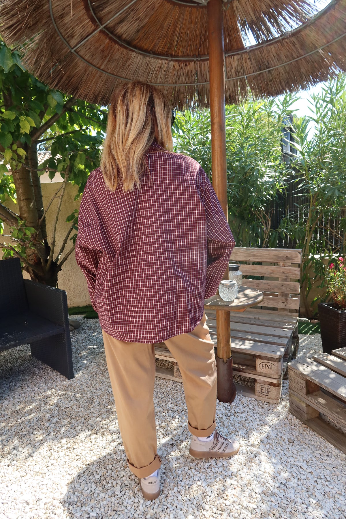 CHEMISER "GIOYA" A CARREAUX BORDEAUX /BEIGE & PETIT FOULARD TRIANGLE