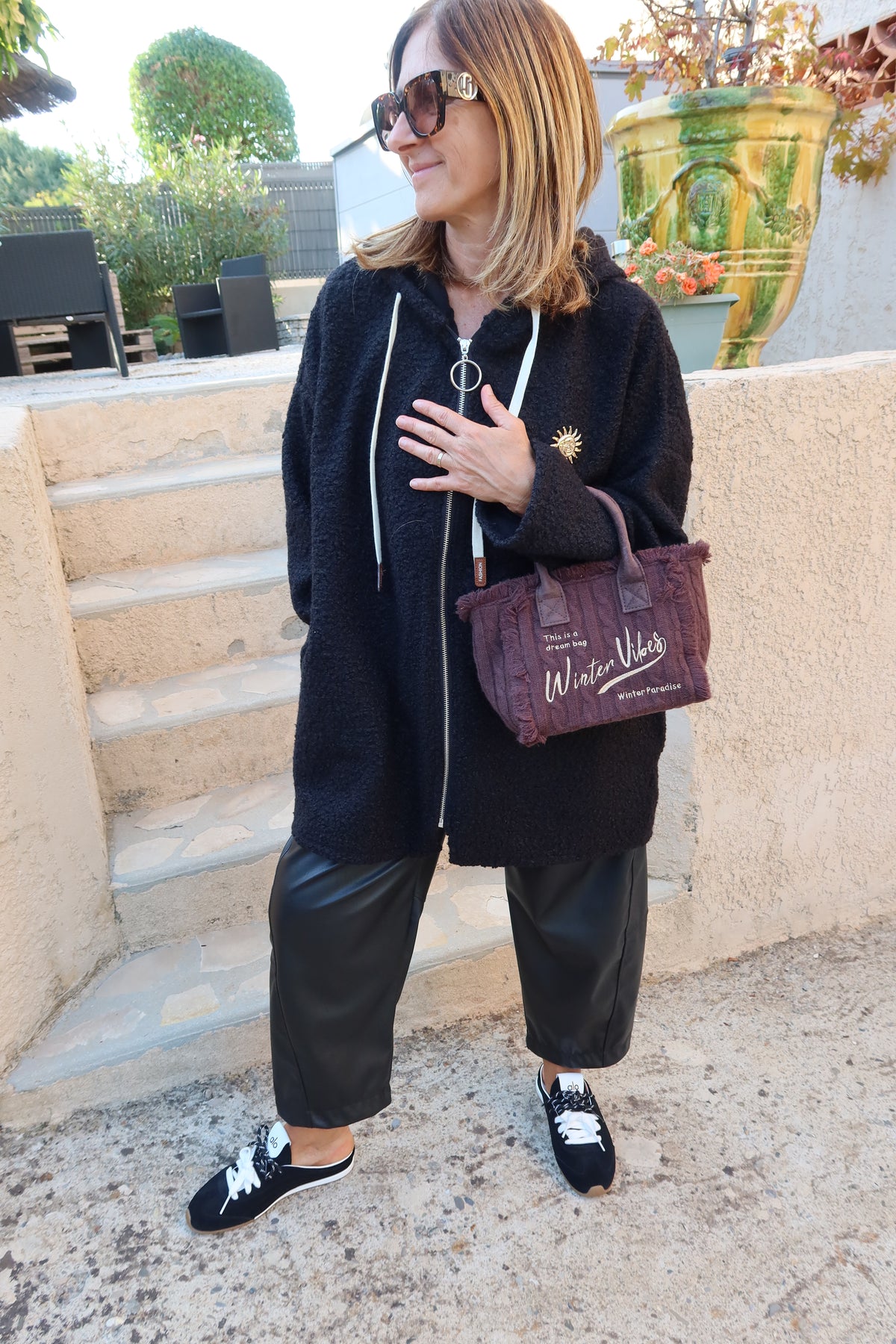 VESTE LONGUE NOIRE A CAPUCHE "LOU"