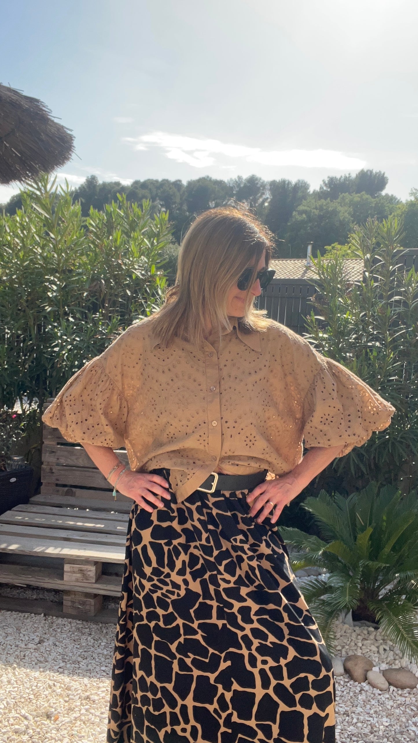 CHEMISIER CAMEL BRODERIE ANGLAISE MANCHES BALLONS