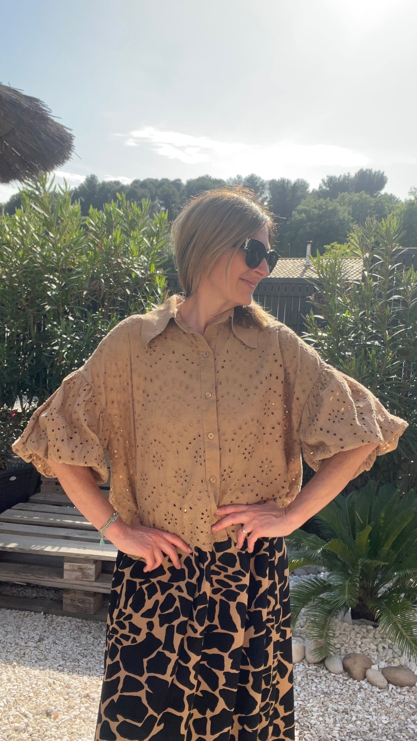 CHEMISIER CAMEL BRODERIE ANGLAISE MANCHES BALLONS