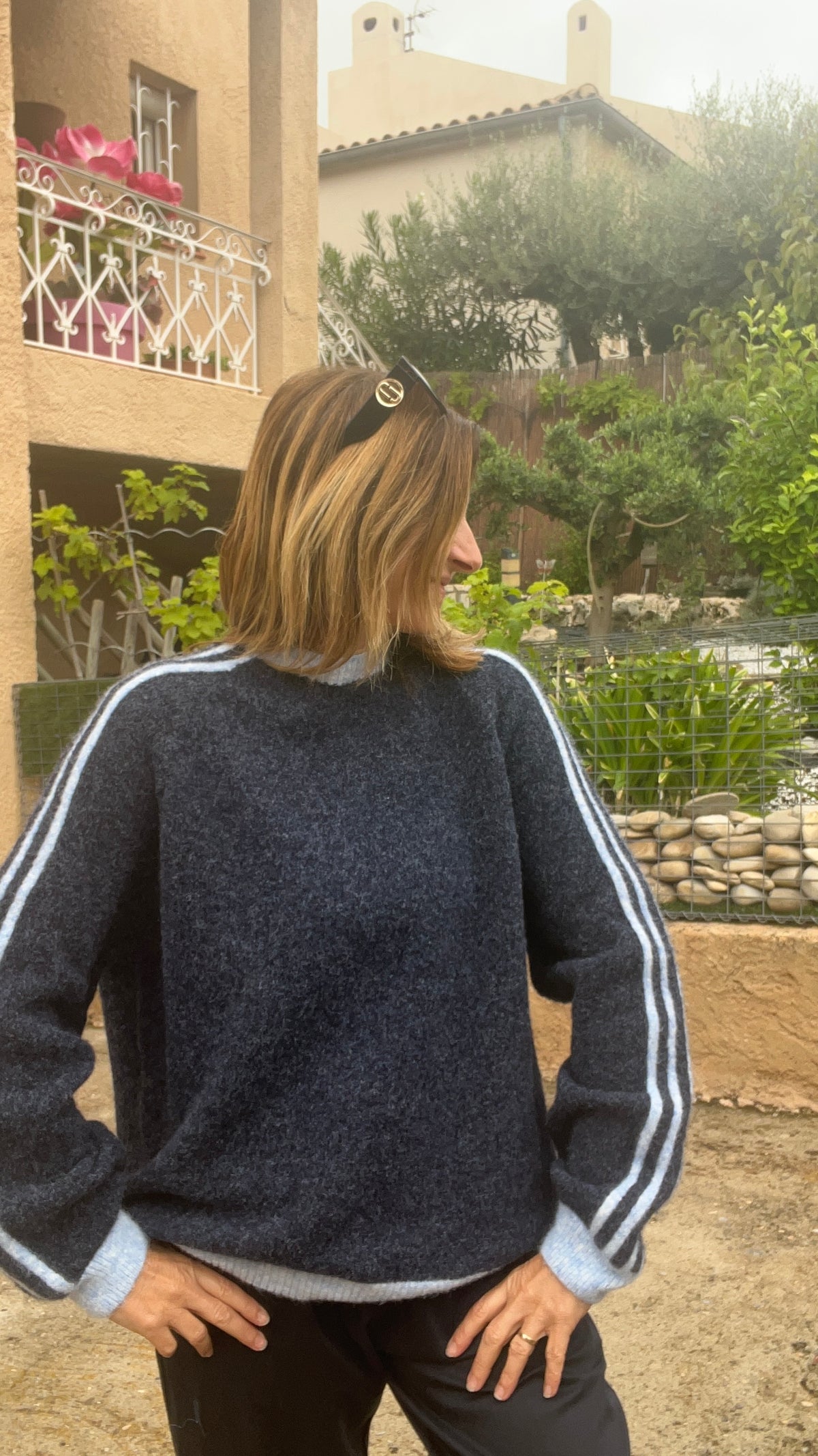 PULL BLEU JEANS/BLEU CLAIR RAYURES SUR LES MANCHES