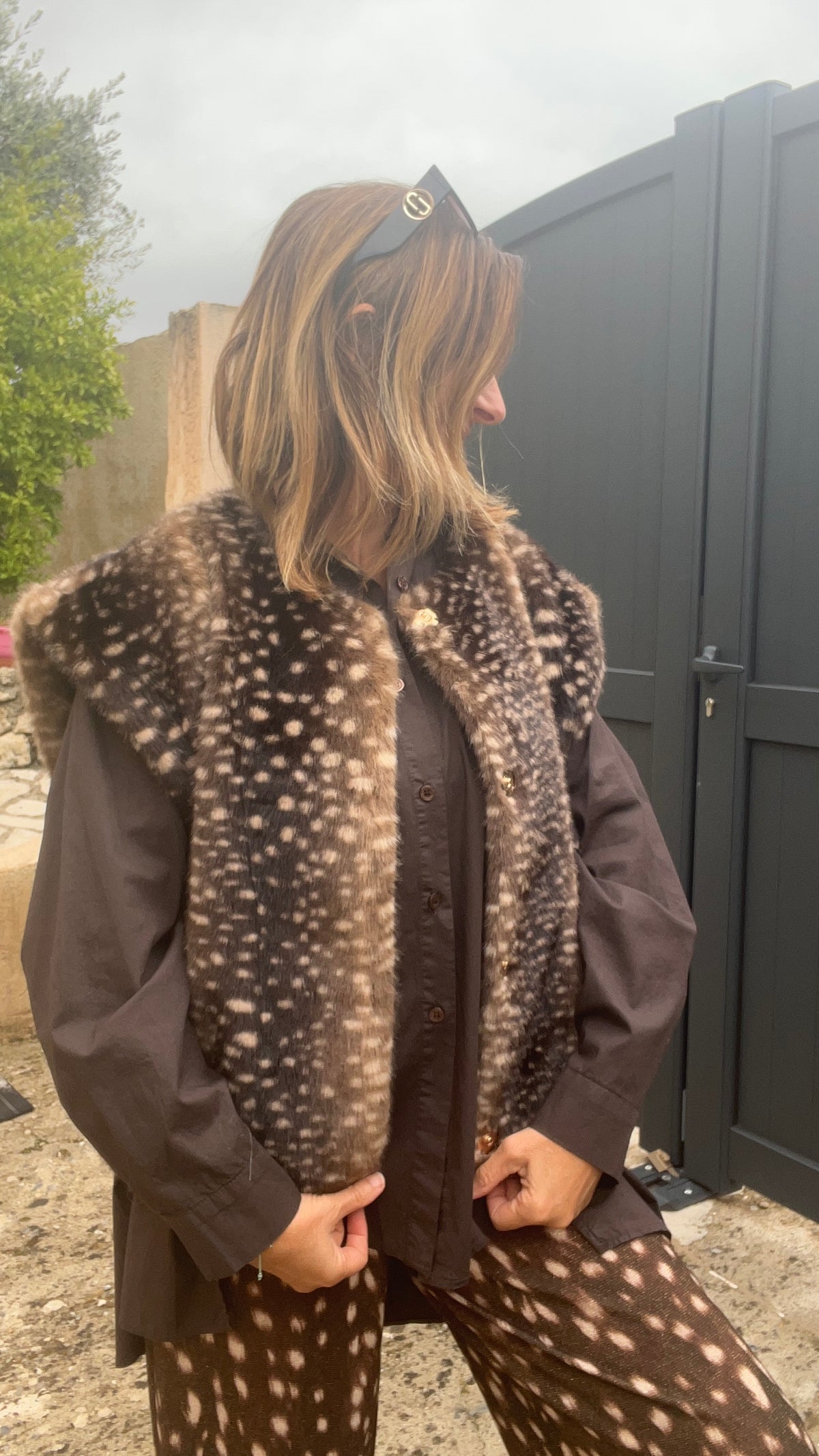 VESTE SANS MANCHES FOURRURE CHOCOLAT/BEIGE "BAMBI"