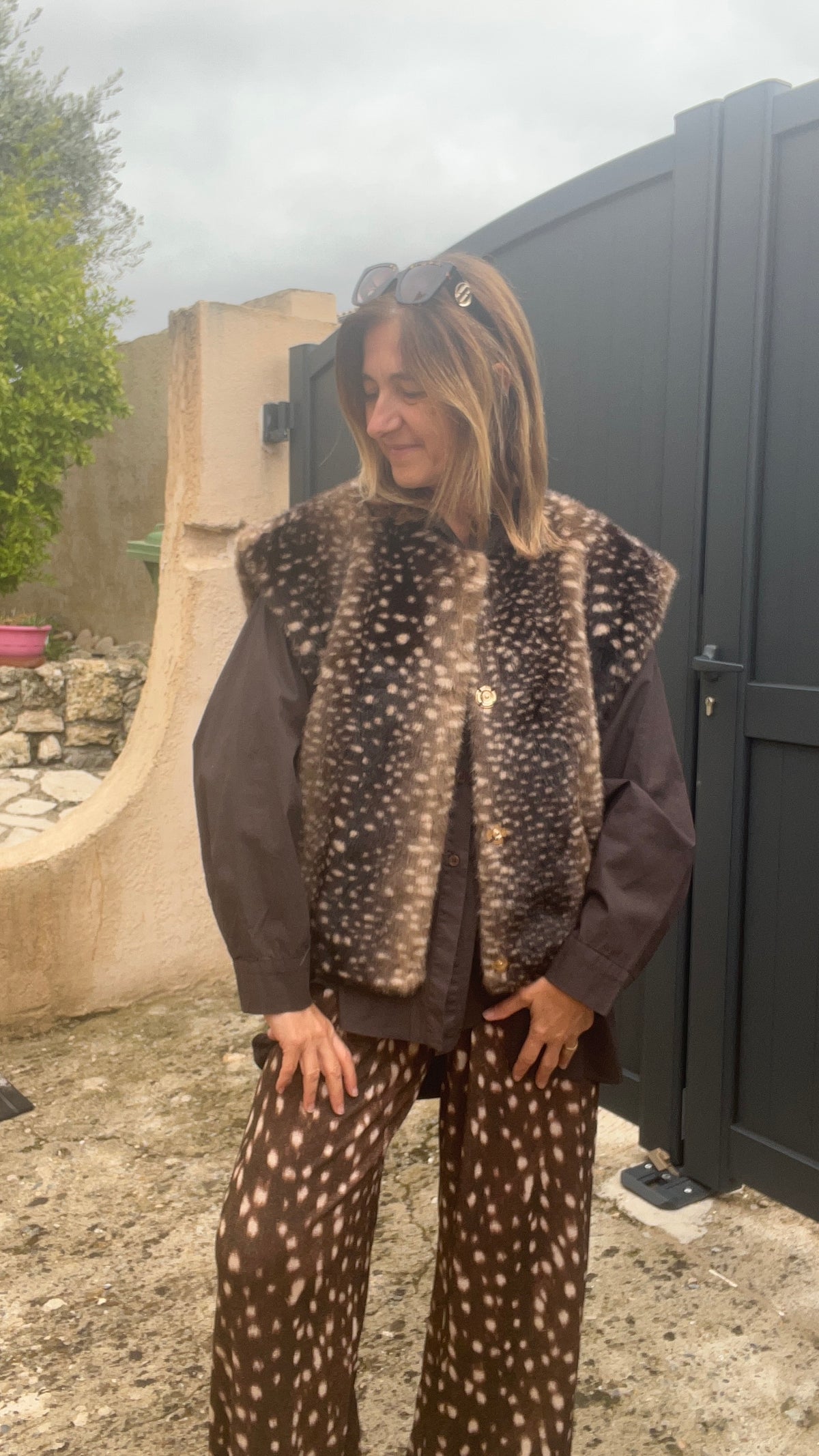 VESTE SANS MANCHES FOURRURE CHOCOLAT/BEIGE "BAMBI"