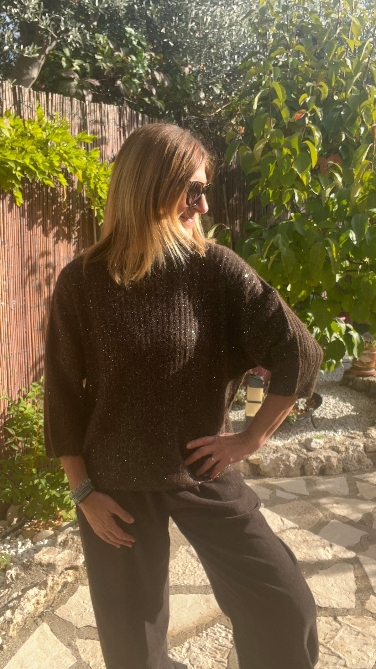 PULL CHOCOLAT/PAILLETÉ MANCHES COURTES
