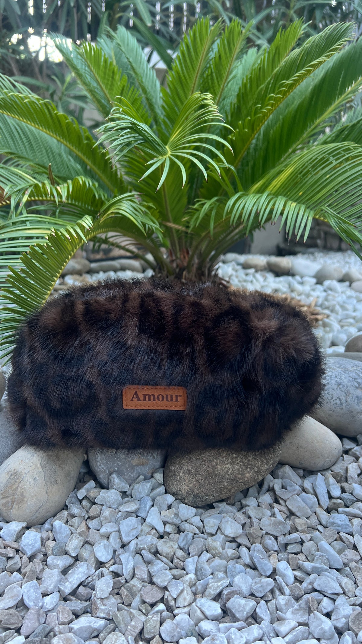 GRANDE TROUSSE CHOCOLAT/NOIR FOURRURE "AMOUR"
