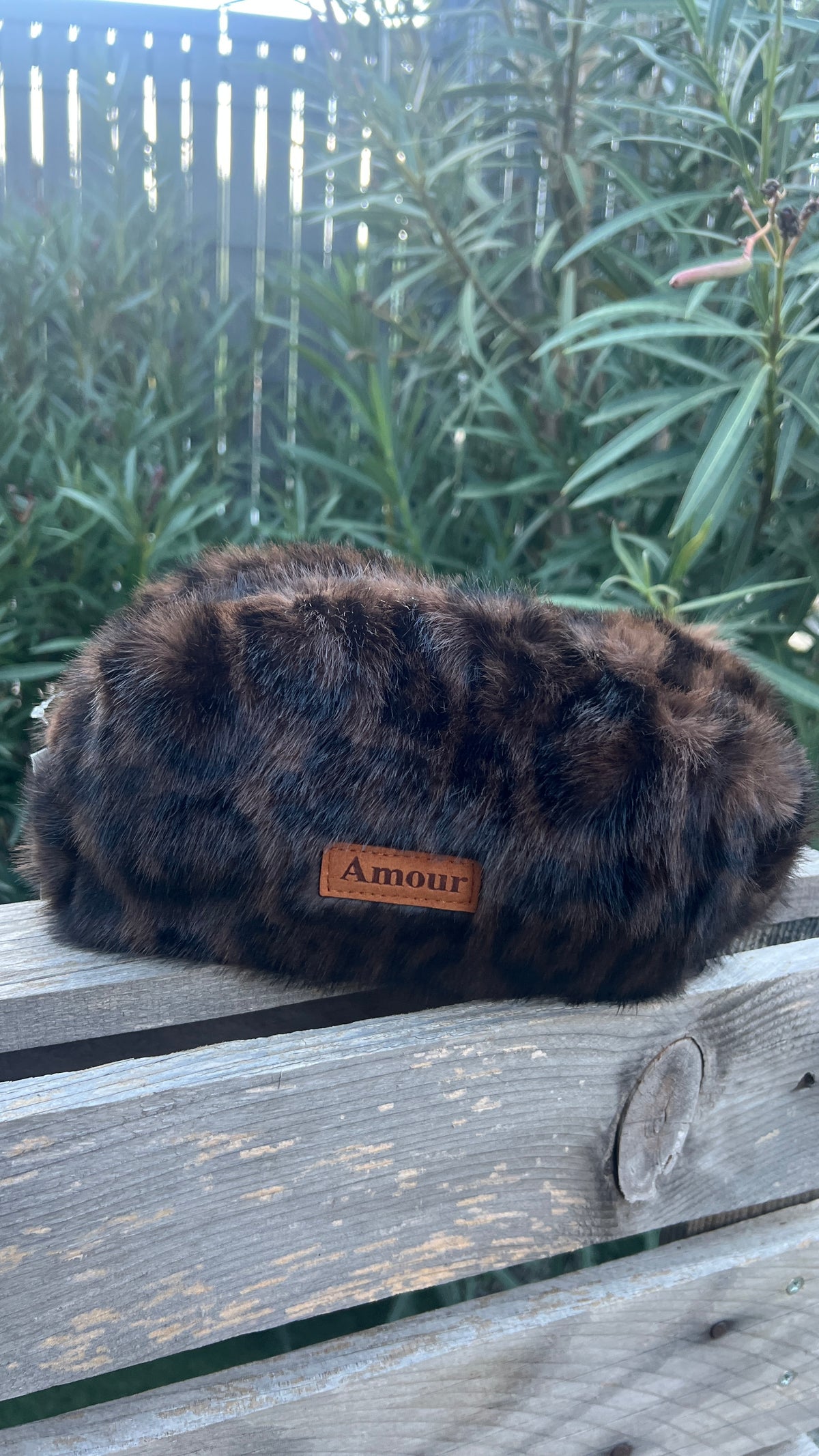 GRANDE TROUSSE CHOCOLAT/NOIR FOURRURE "AMOUR"