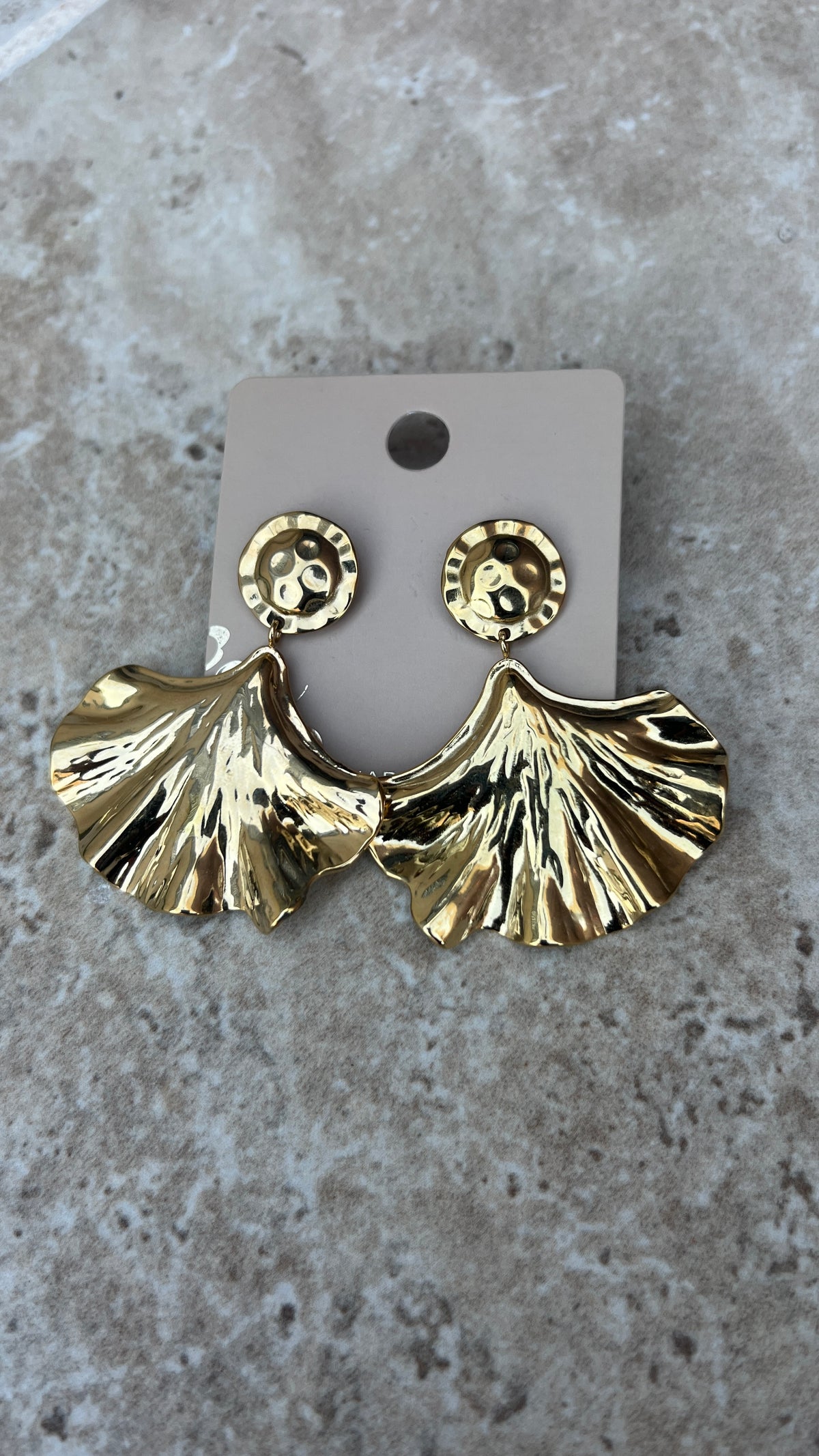 BOUCLES D'OREILLES DORÉES PENDANTES  EVANTAIL "HABAHA"