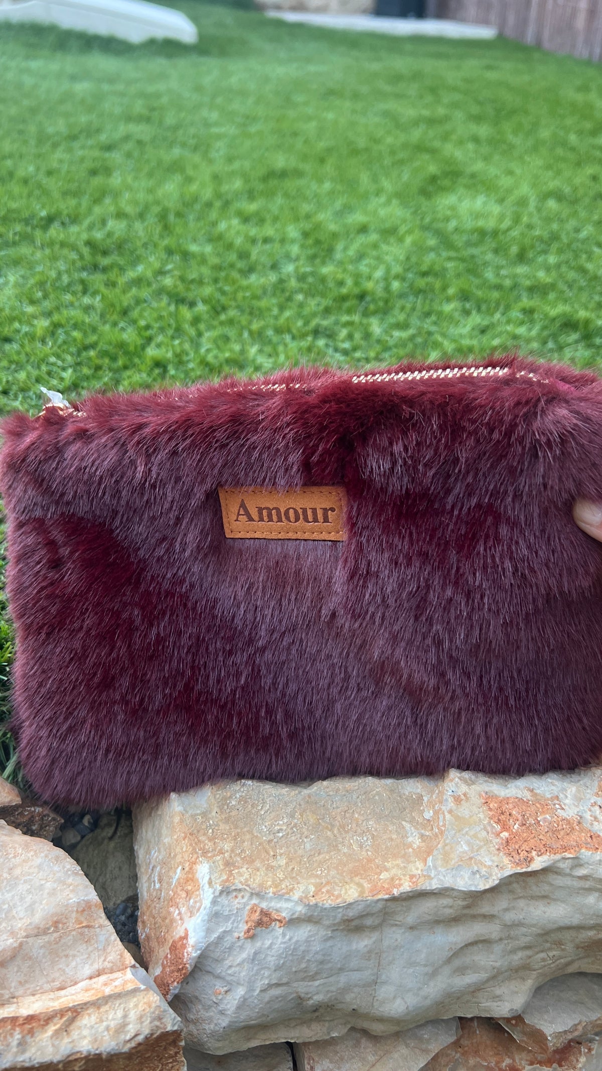 TROUSSE BORDEAUX FOURRURE "AMOUR"
