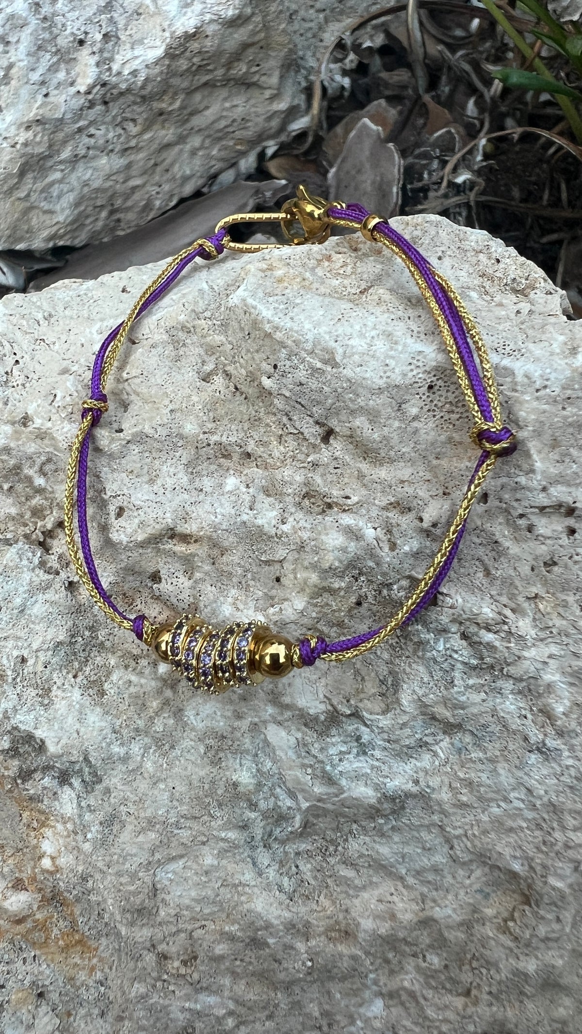 BRACELET CORDON VIOLET/DORÉ "HABAHA"