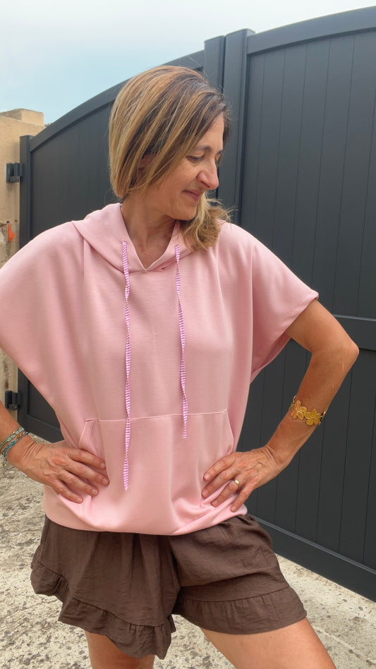 SWEAT A CAPUCHE ROSE MANCHES COURTES