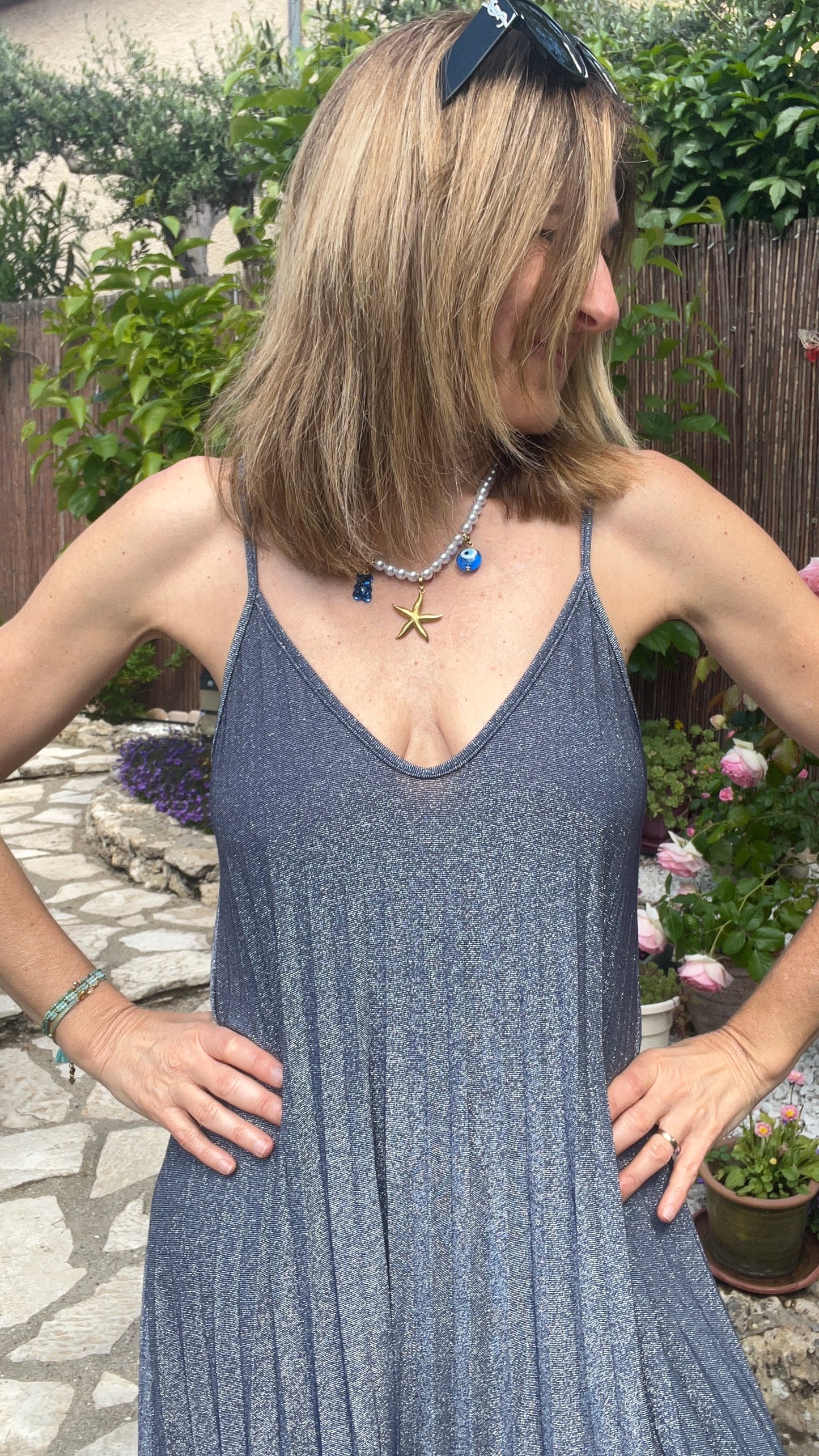 ROBE BLEUE A PAILLETTES PLISSEE "LUMINEUSE"