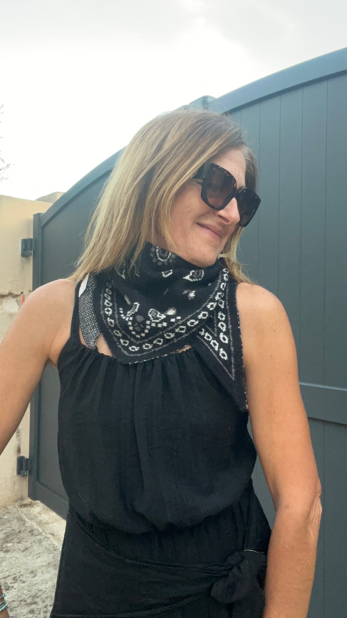 PETIT TRIANGLE NOIR "BANDANA"