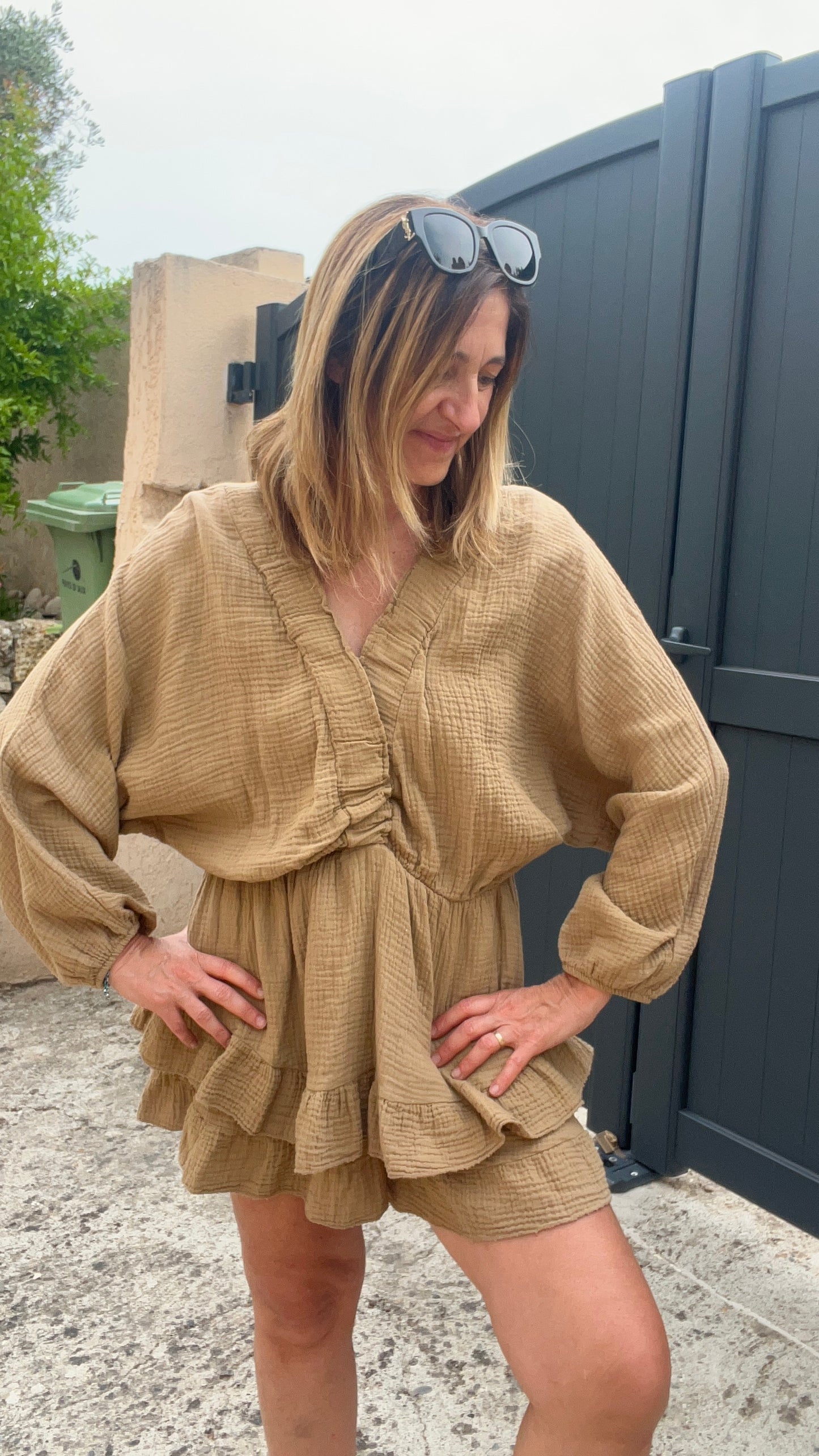COMBISHORT CAMEL GAZE DE COTON MANCHES LONGUES