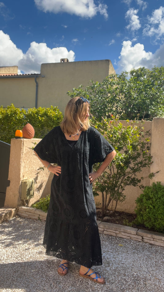 ROBE LONGUE NOIRE BRODERIE ANGLAISE