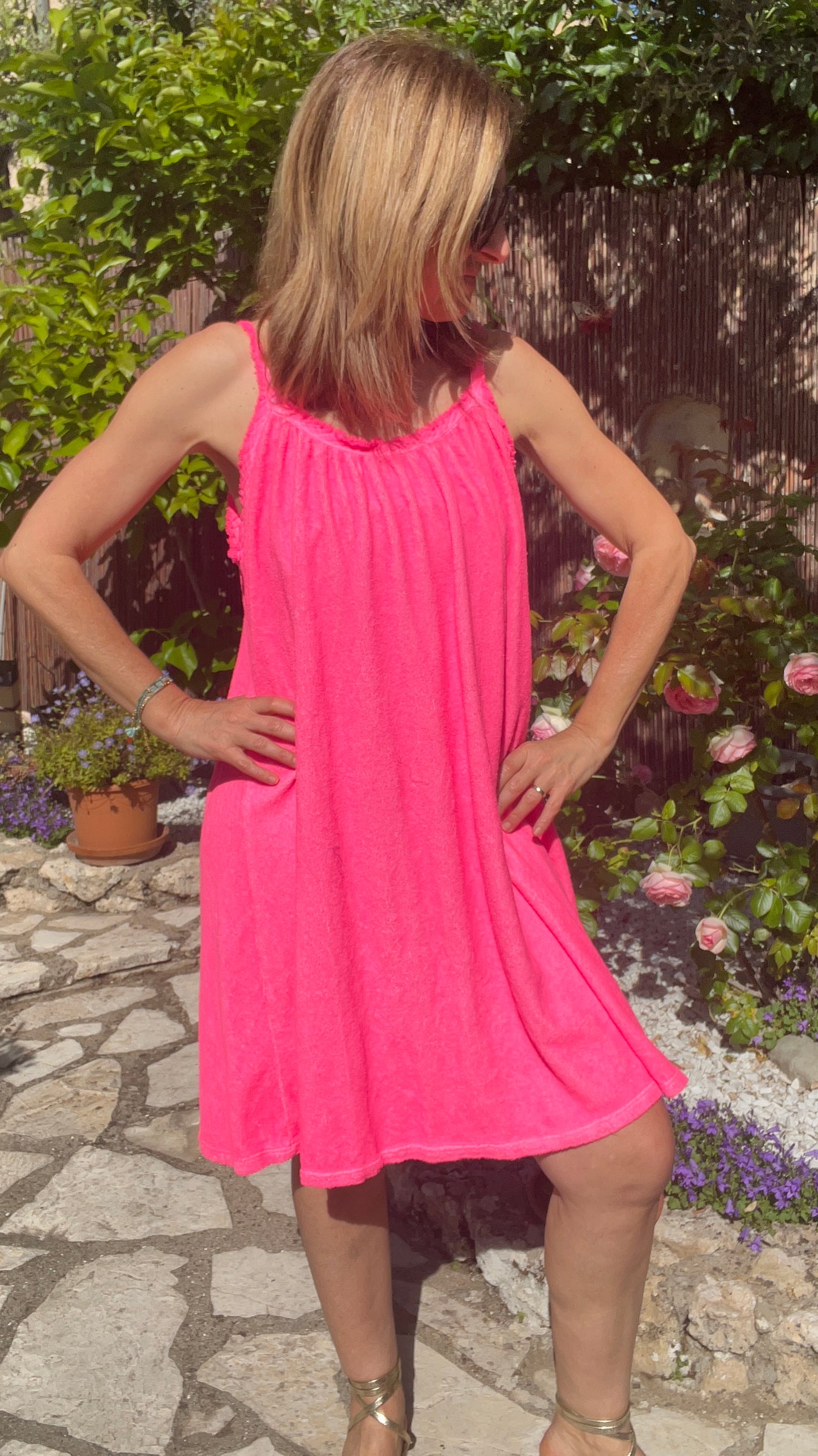 ROBE BRETELLE EPONGE ROSE FLUO