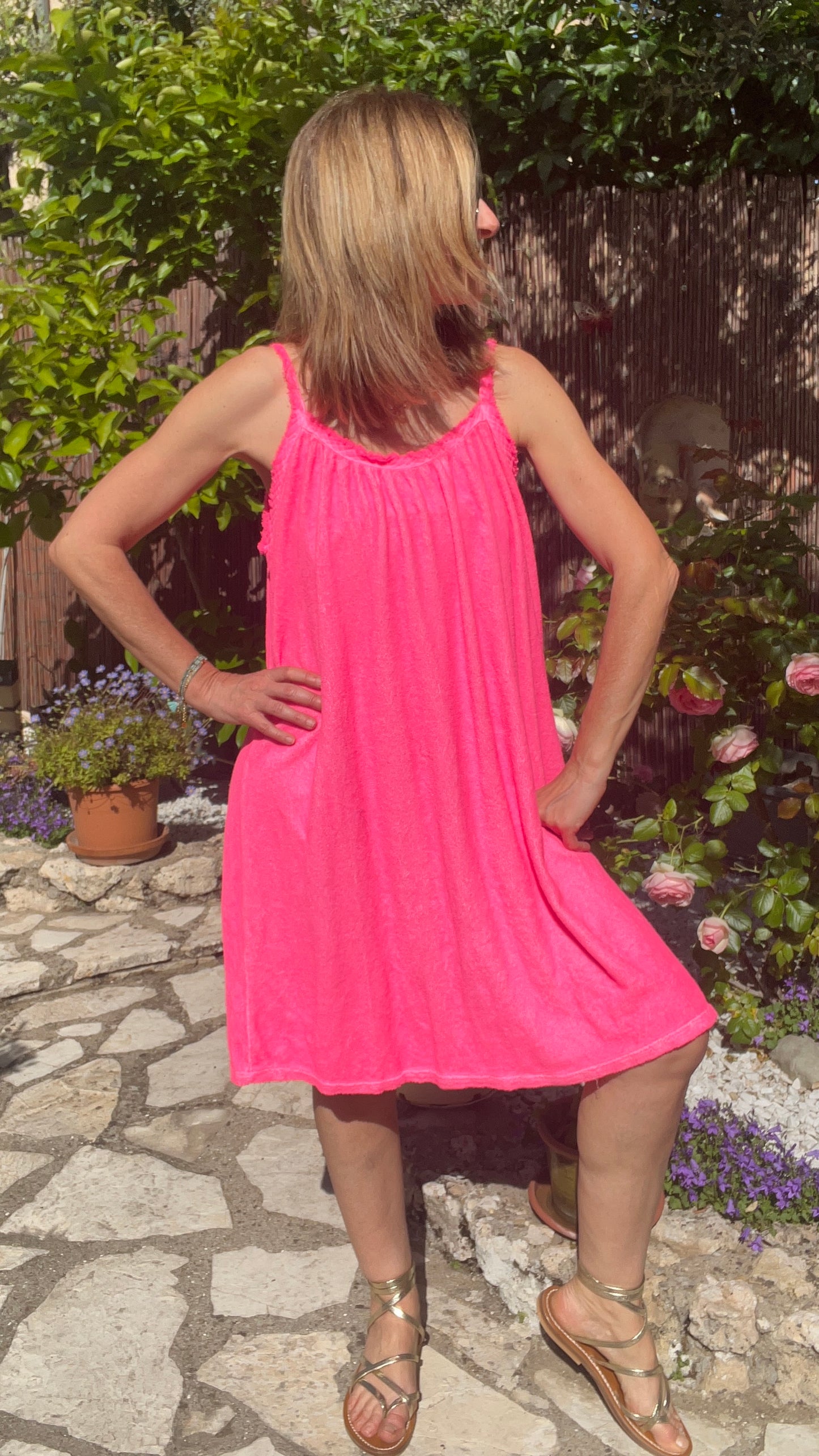 ROBE BRETELLE EPONGE ROSE FLUO