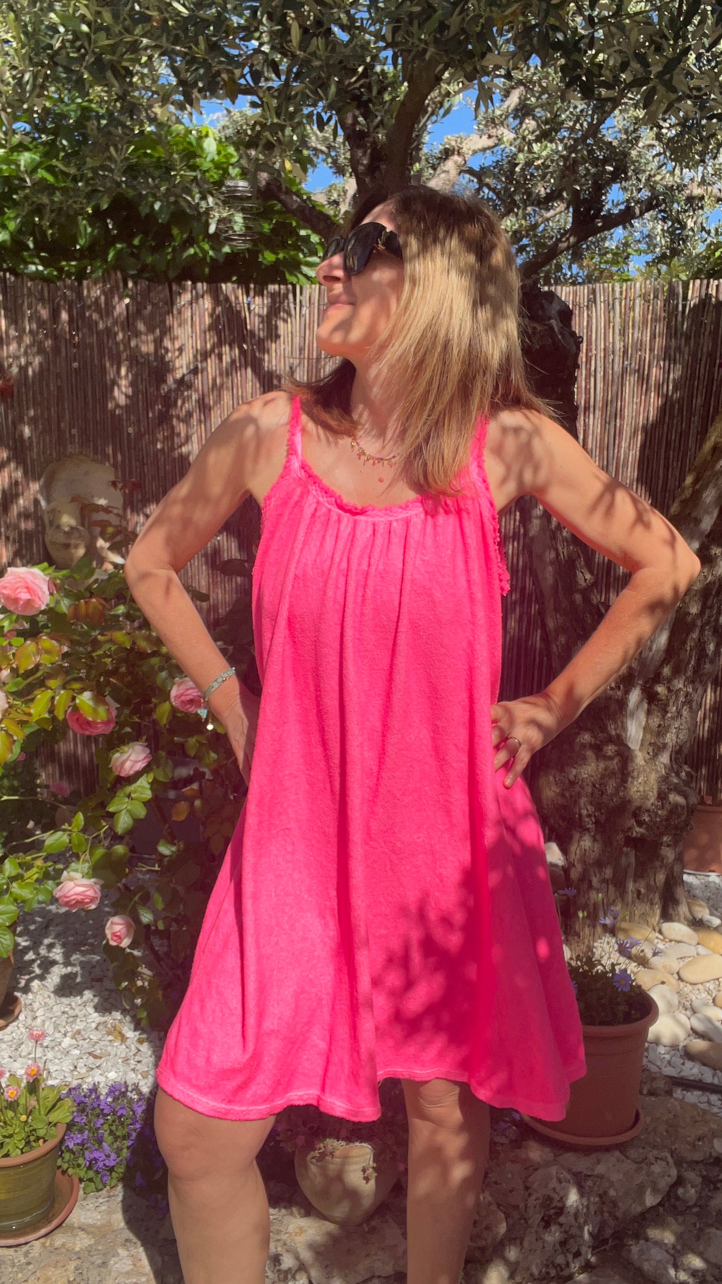 ROBE BRETELLE EPONGE ROSE FLUO