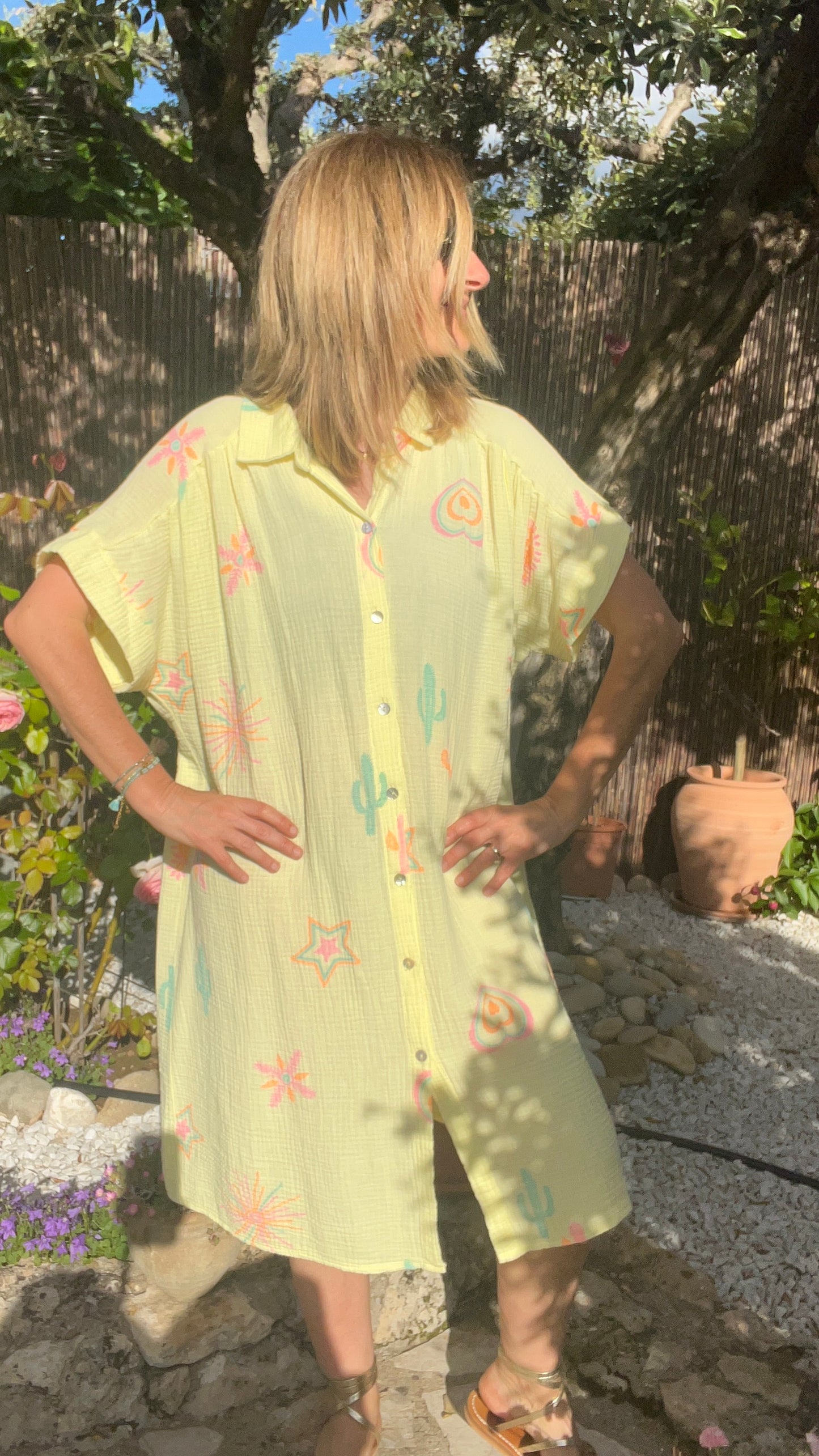 ROBE CHEMISE JAUNE & INSCRIPTION FLUO GAZE DE COTON