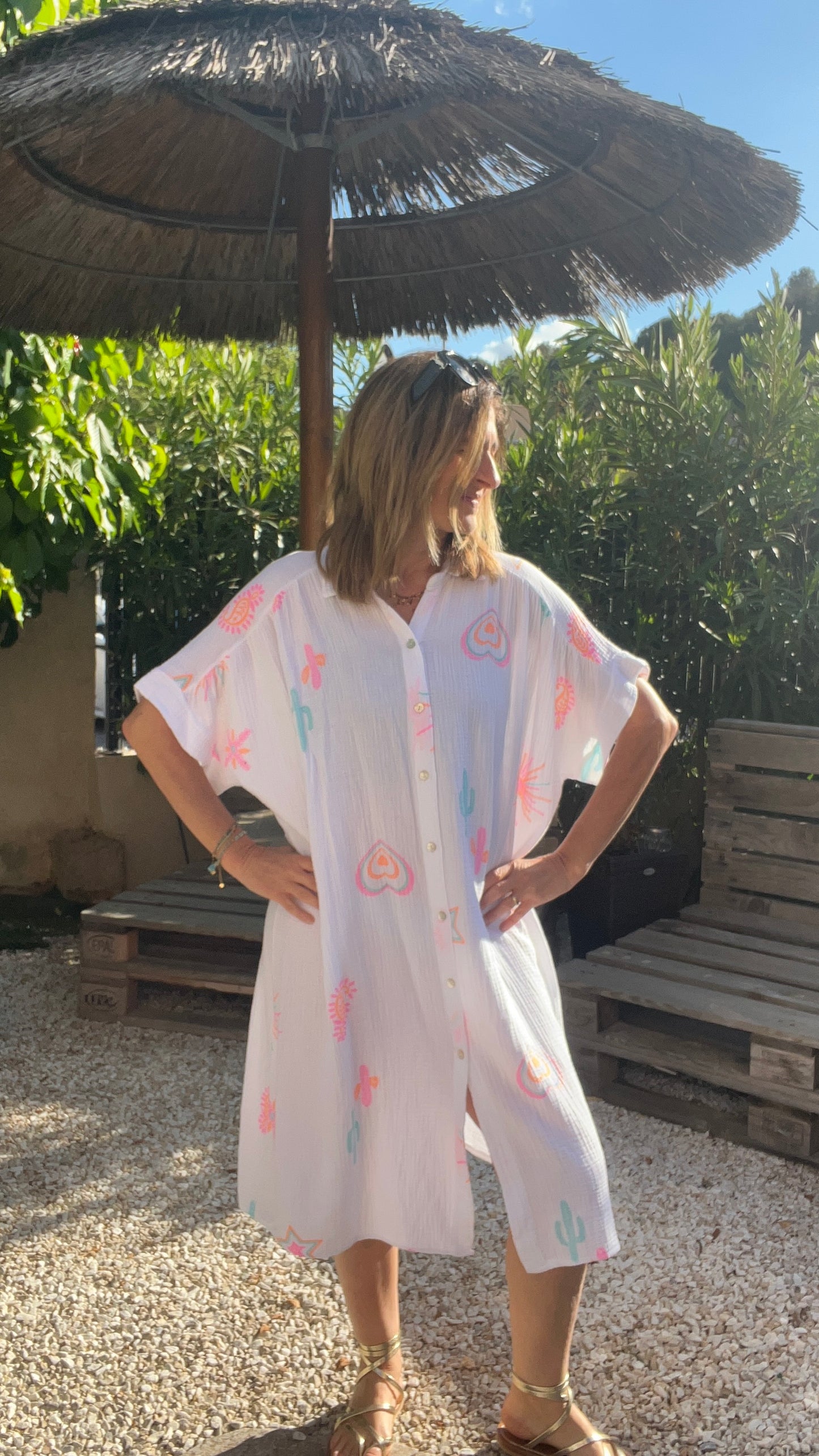 ROBE CHEMISE BLANCHE & INSCRIPTIONS FLUOS GAZE DE COTON