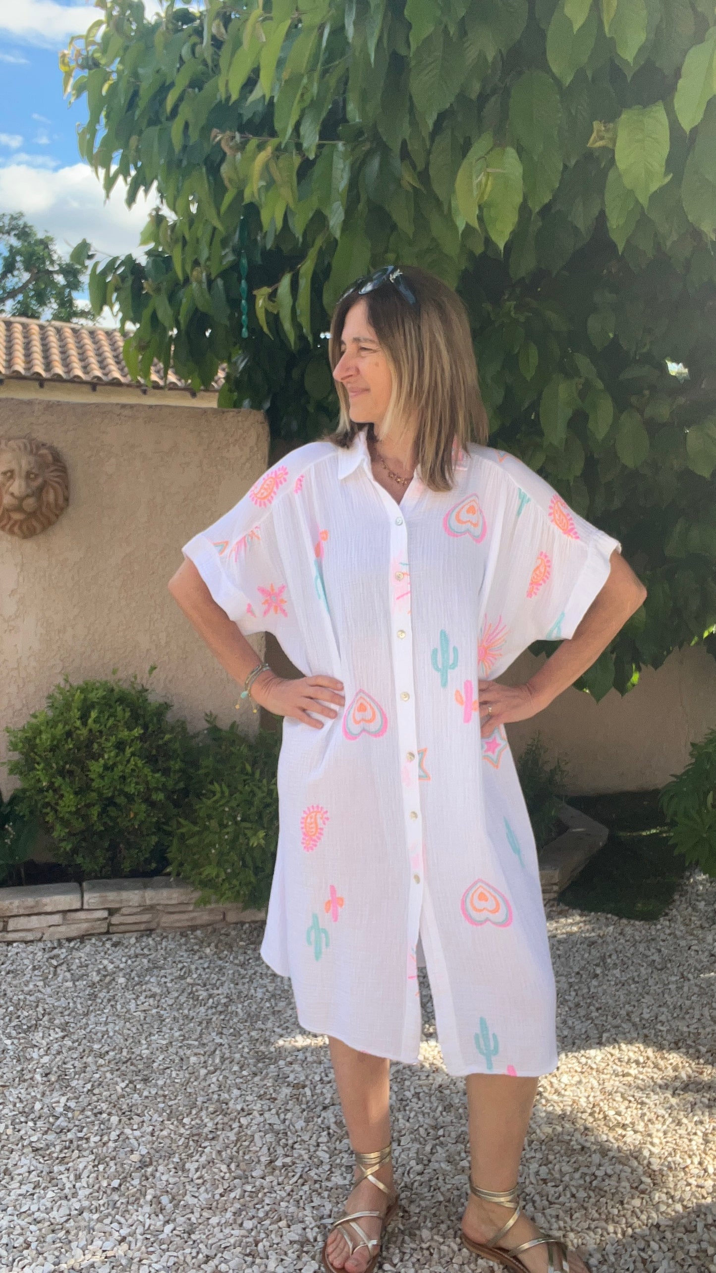 ROBE CHEMISE BLANCHE & INSCRIPTIONS FLUOS GAZE DE COTON