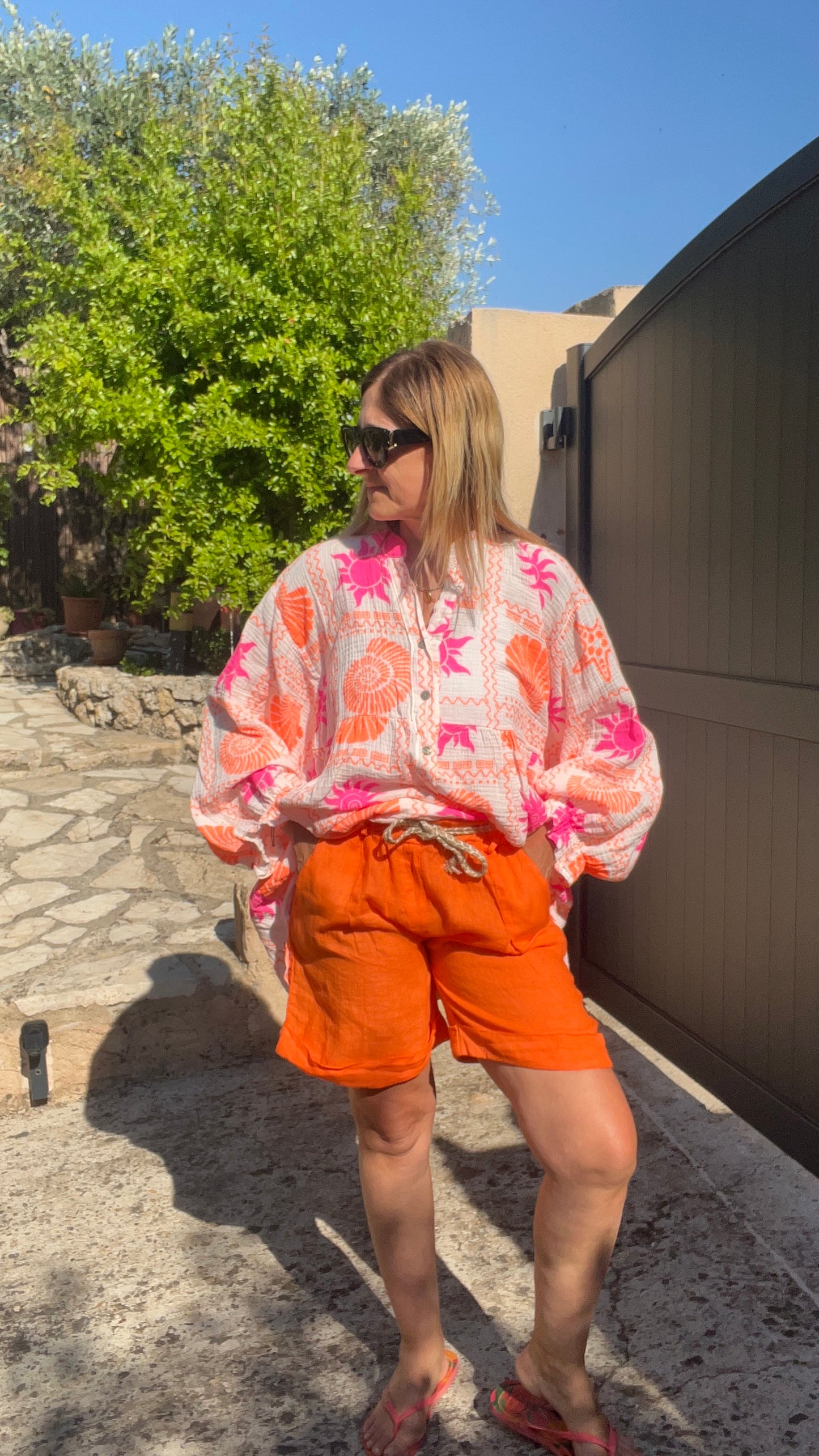CHEMISIER/TUNIQUE OVERSIZE BLANC/ROSE FLUO/ORANGE "SOLEIL/COQUILLAGES"