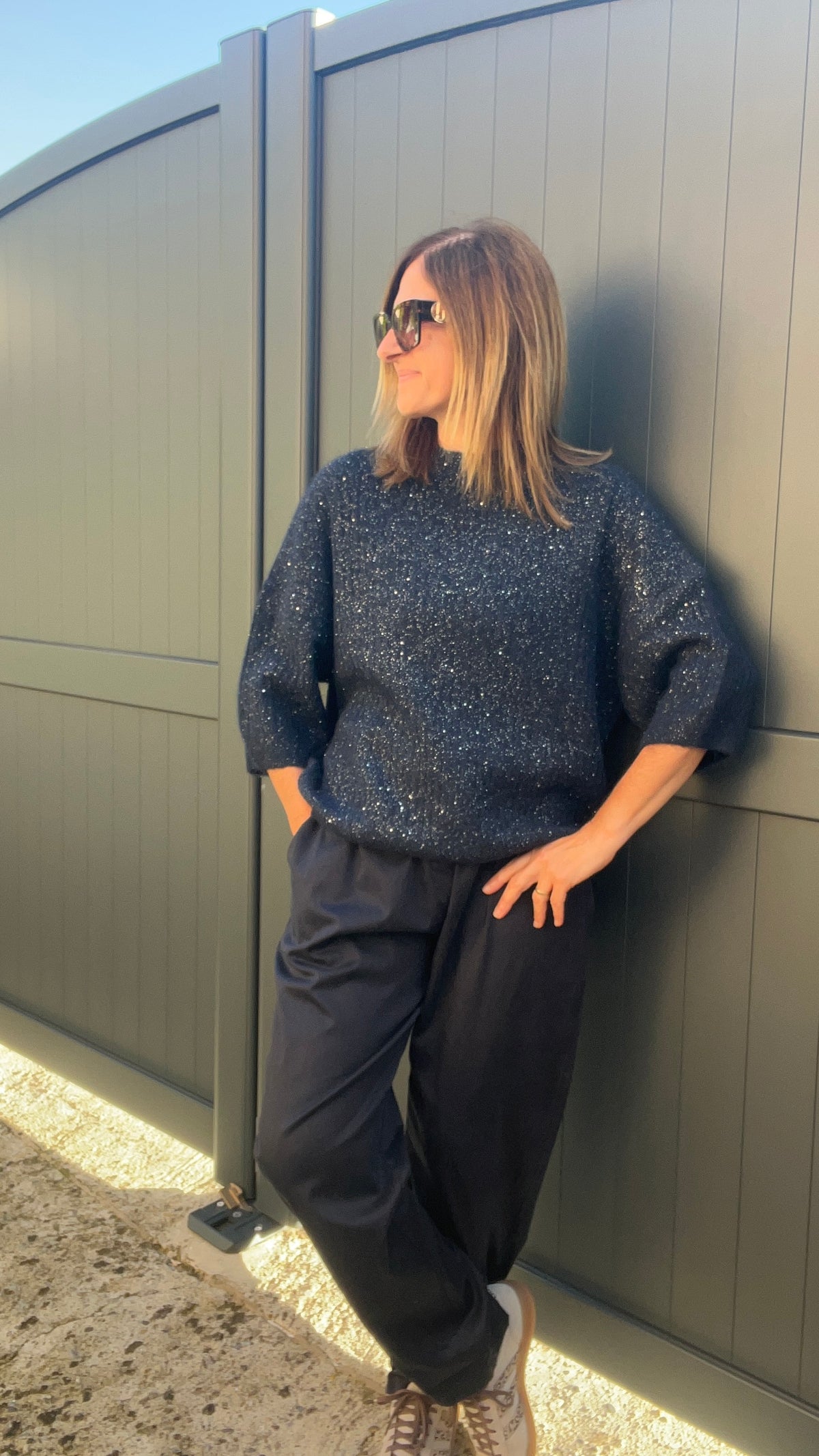 PULL BLEU MARINE/PAILLETÉ MANCHES COURTES
