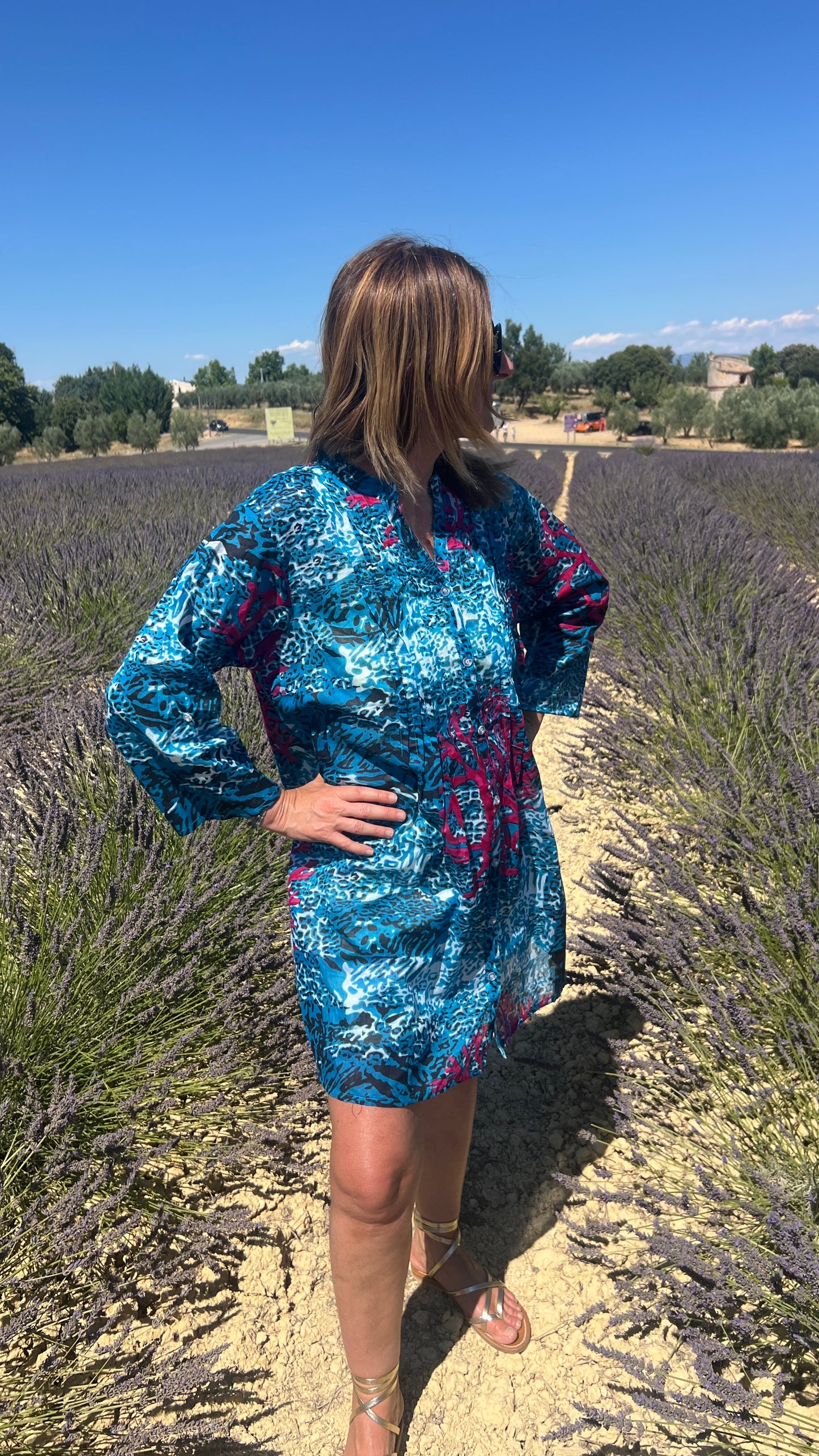 ROBE DE PLAGE  BLEU TURQUOISE/ROSE FUCHSIA/BLANC