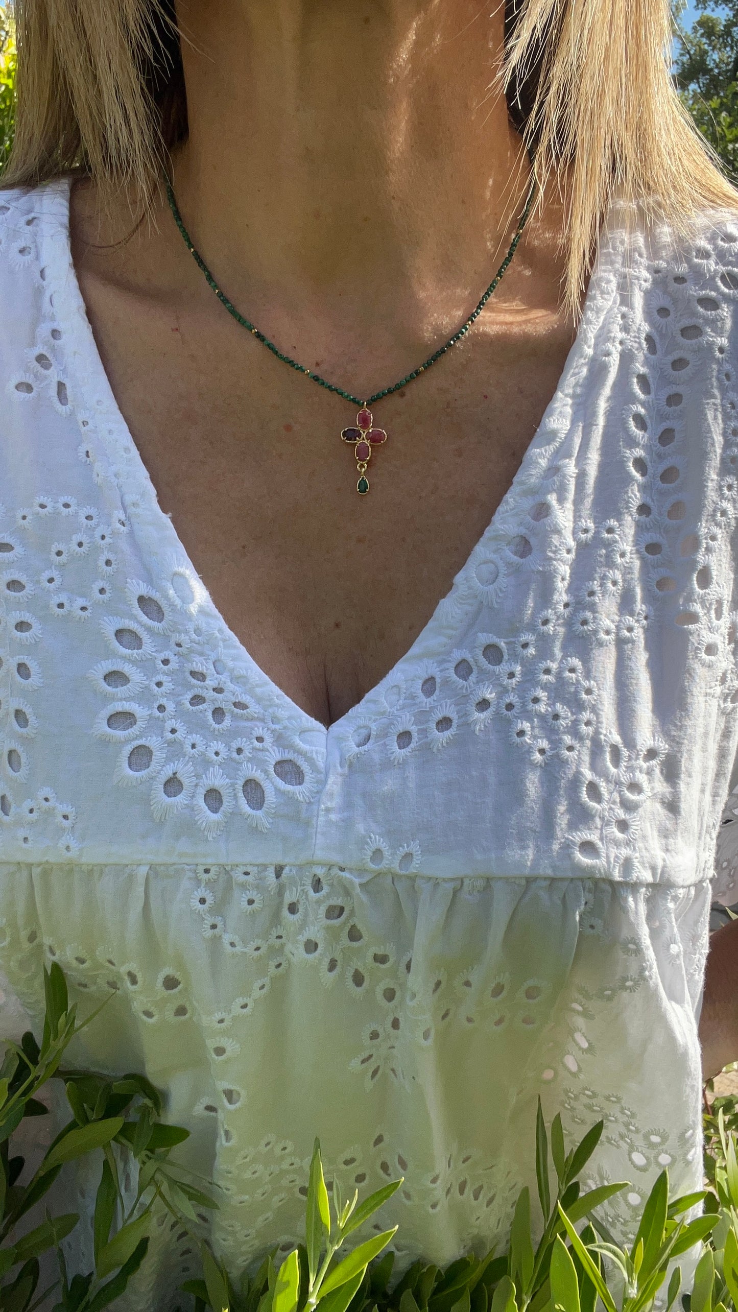 COLLIER VERT & PIERRE PRECIEUSE ROSE "HABAHA"