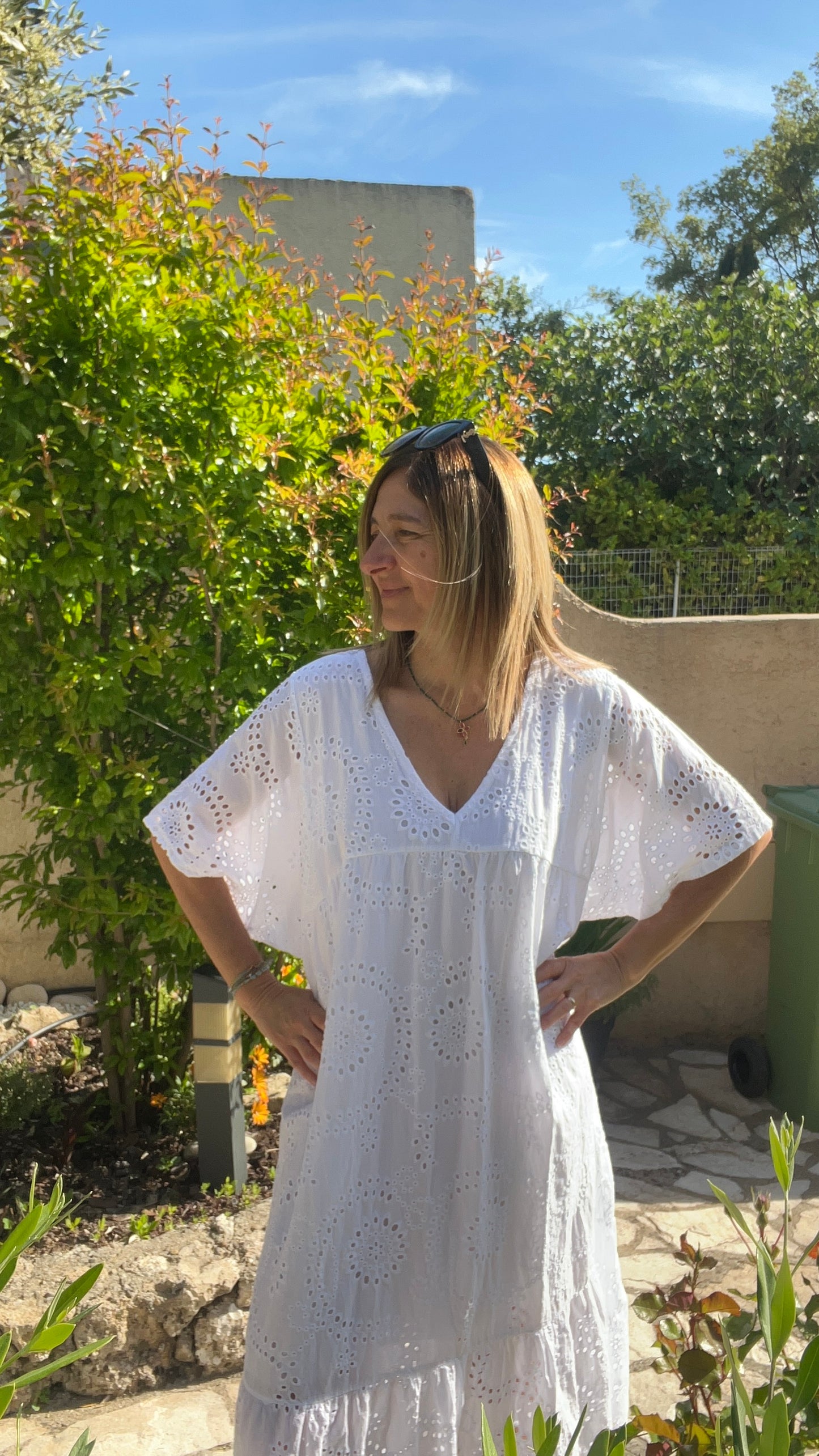 ROBE LONGUE BLANCHE BRODERIE ANGLAISE