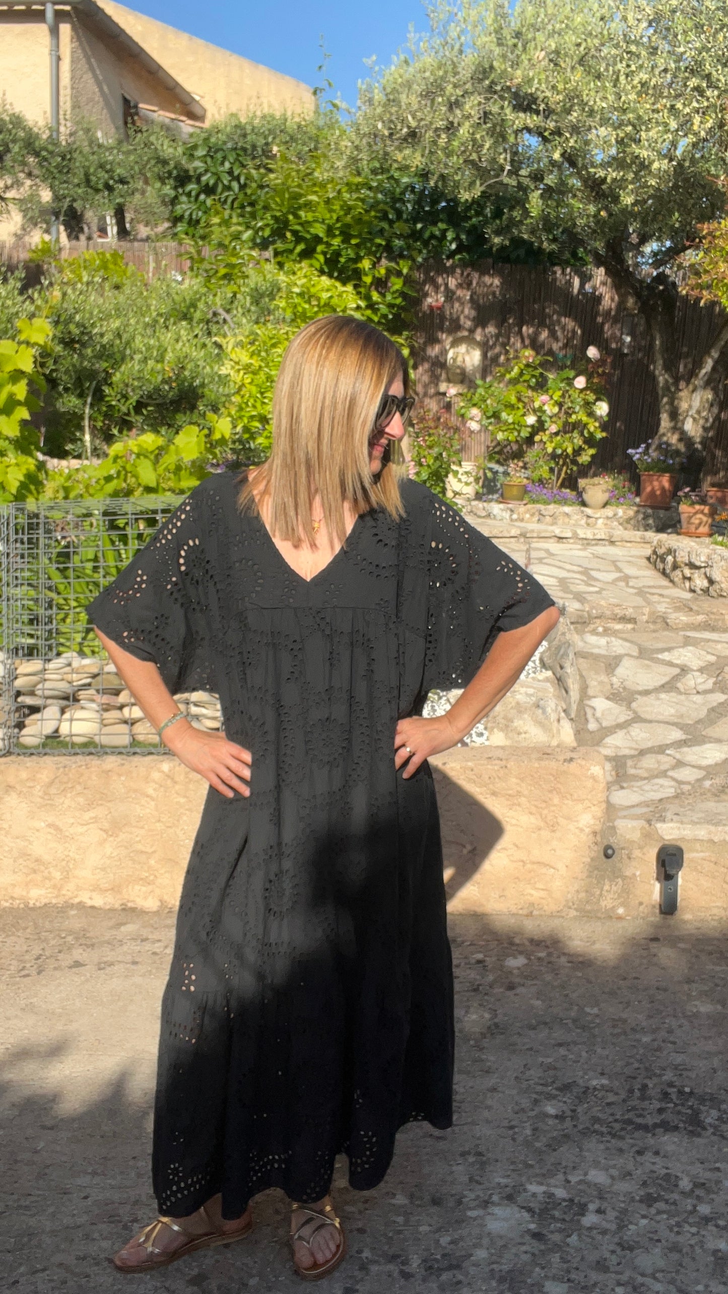 ROBE LONGUE NOIRE BRODERIE ANGLAISE