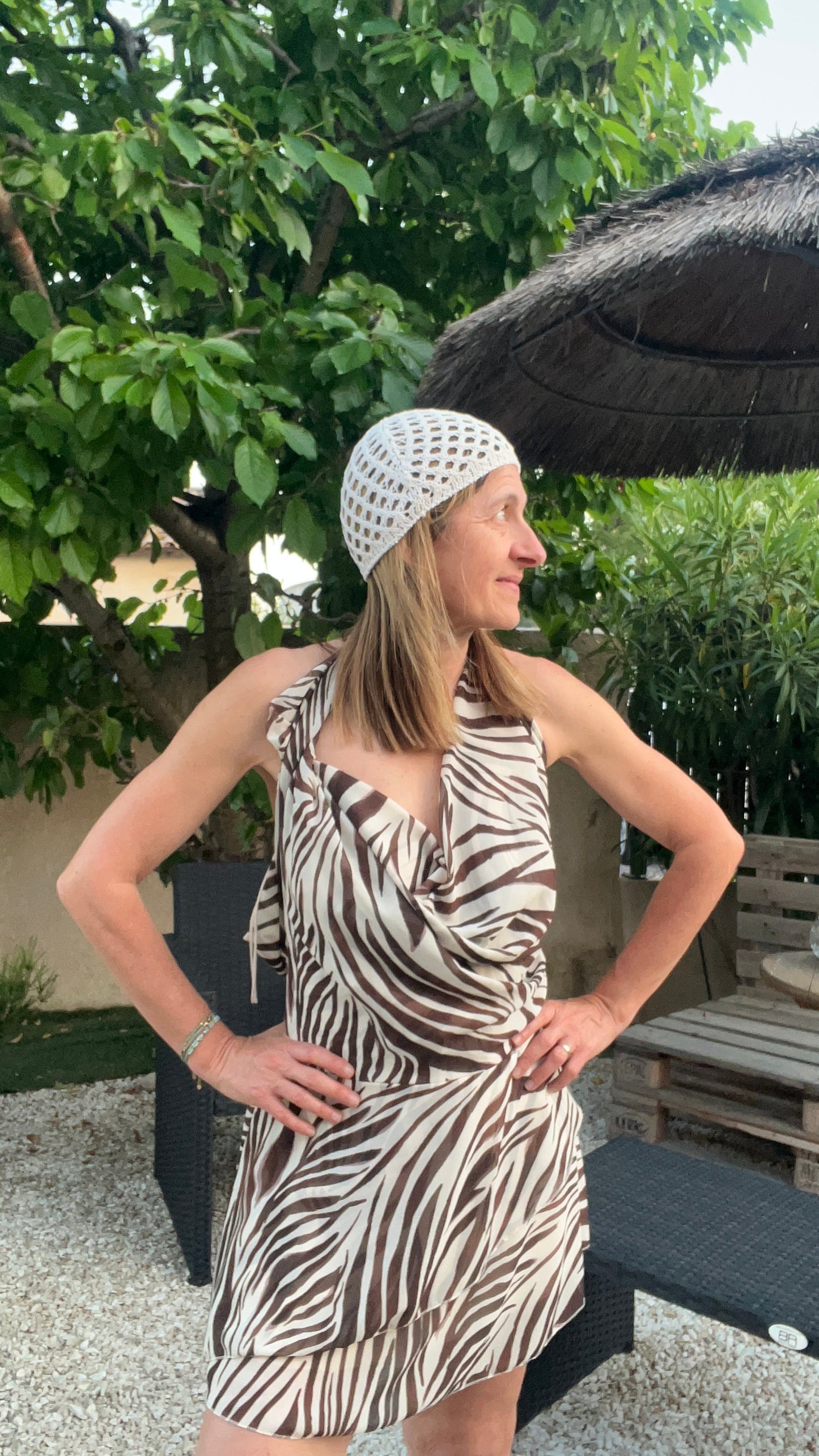 BONNET BEIGE AU CROCHET