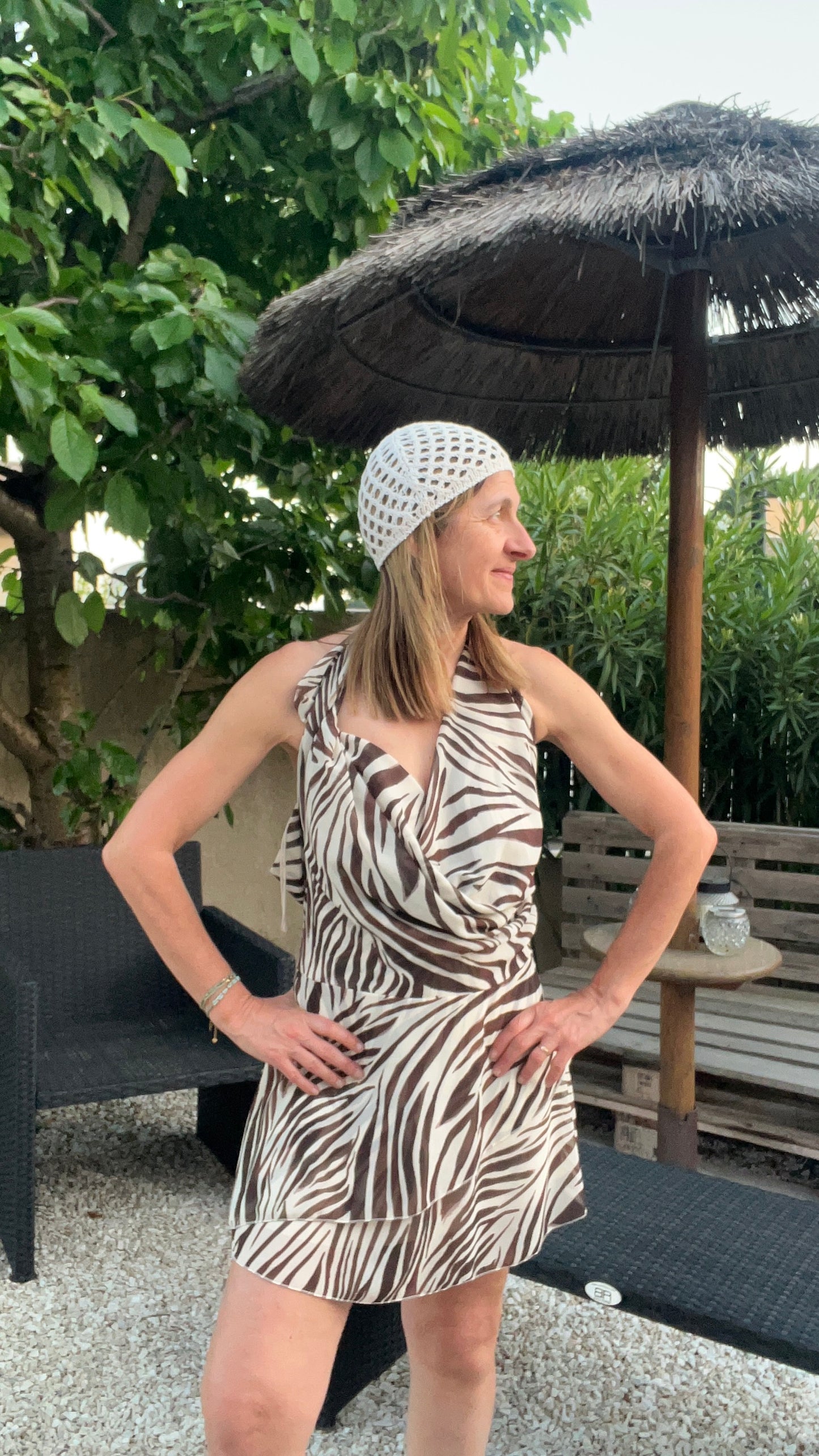 BONNET BEIGE AU CROCHET