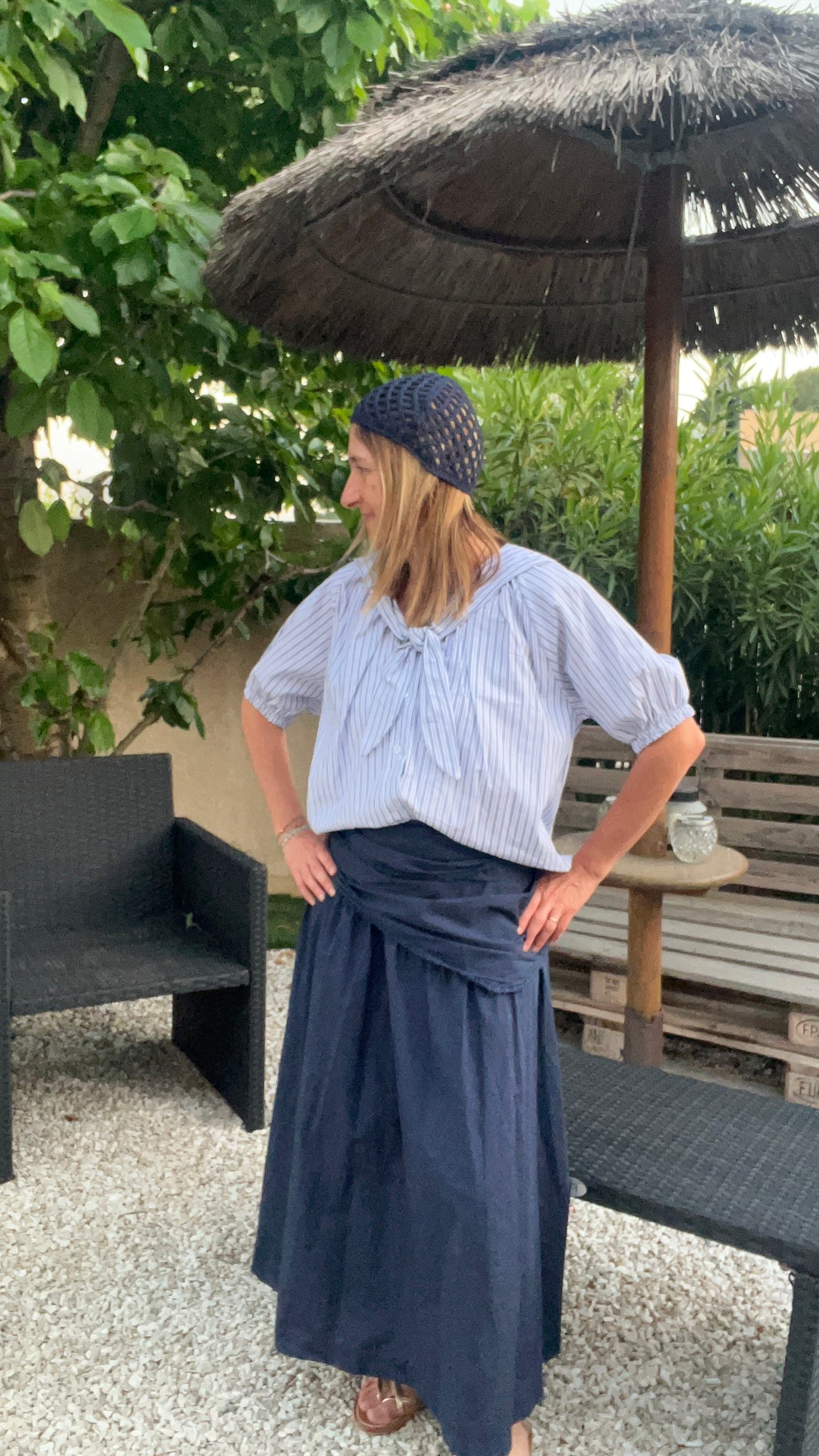 BONNET BLEU MARINE AU CROCHET