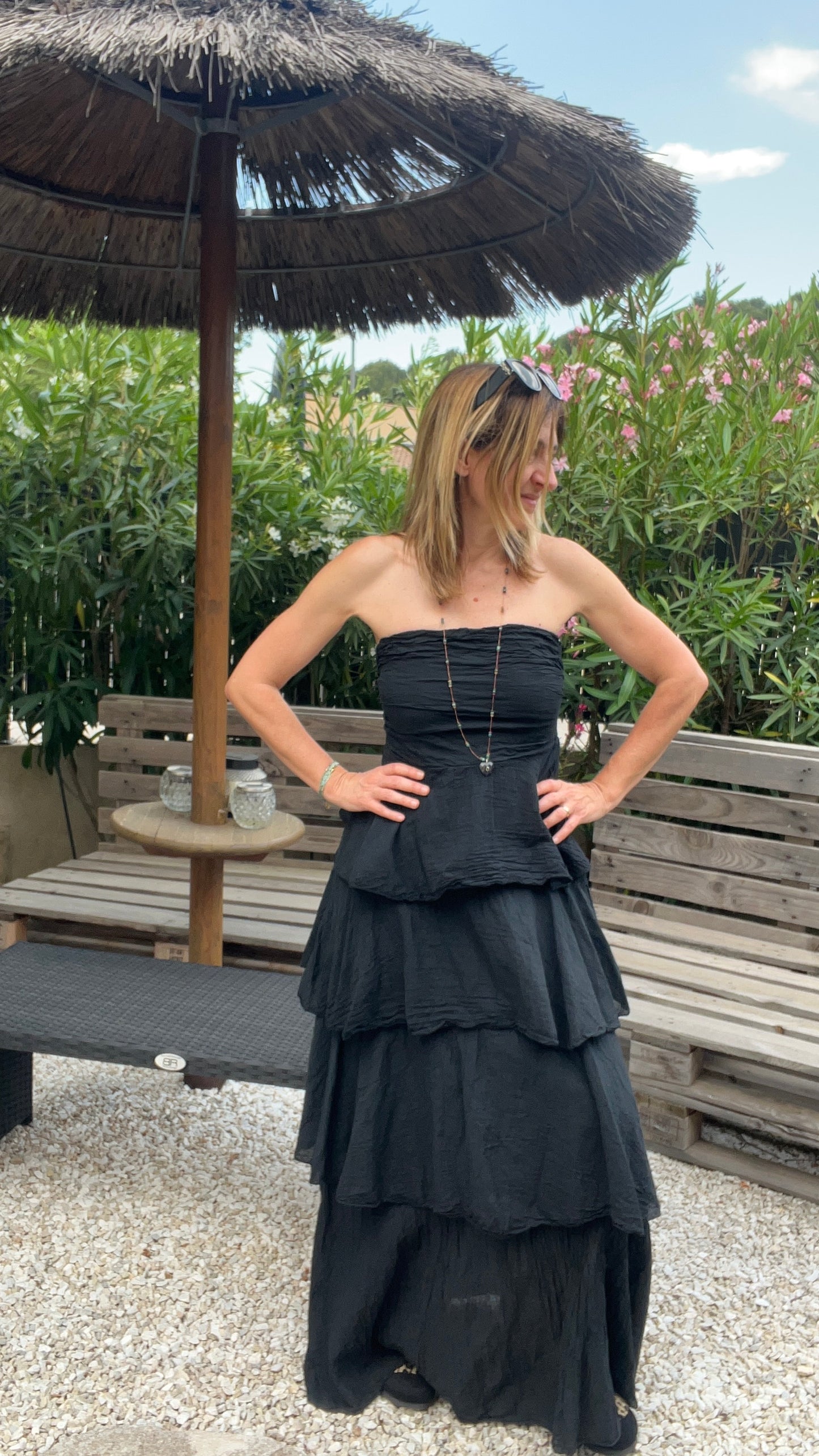 ROBE BUSTIER NOIRE LONGUE A VOLANT