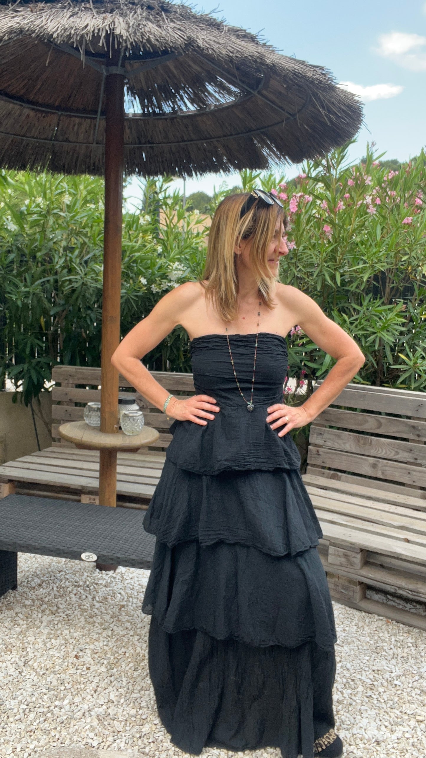 ROBE BUSTIER NOIRE LONGUE A VOLANT